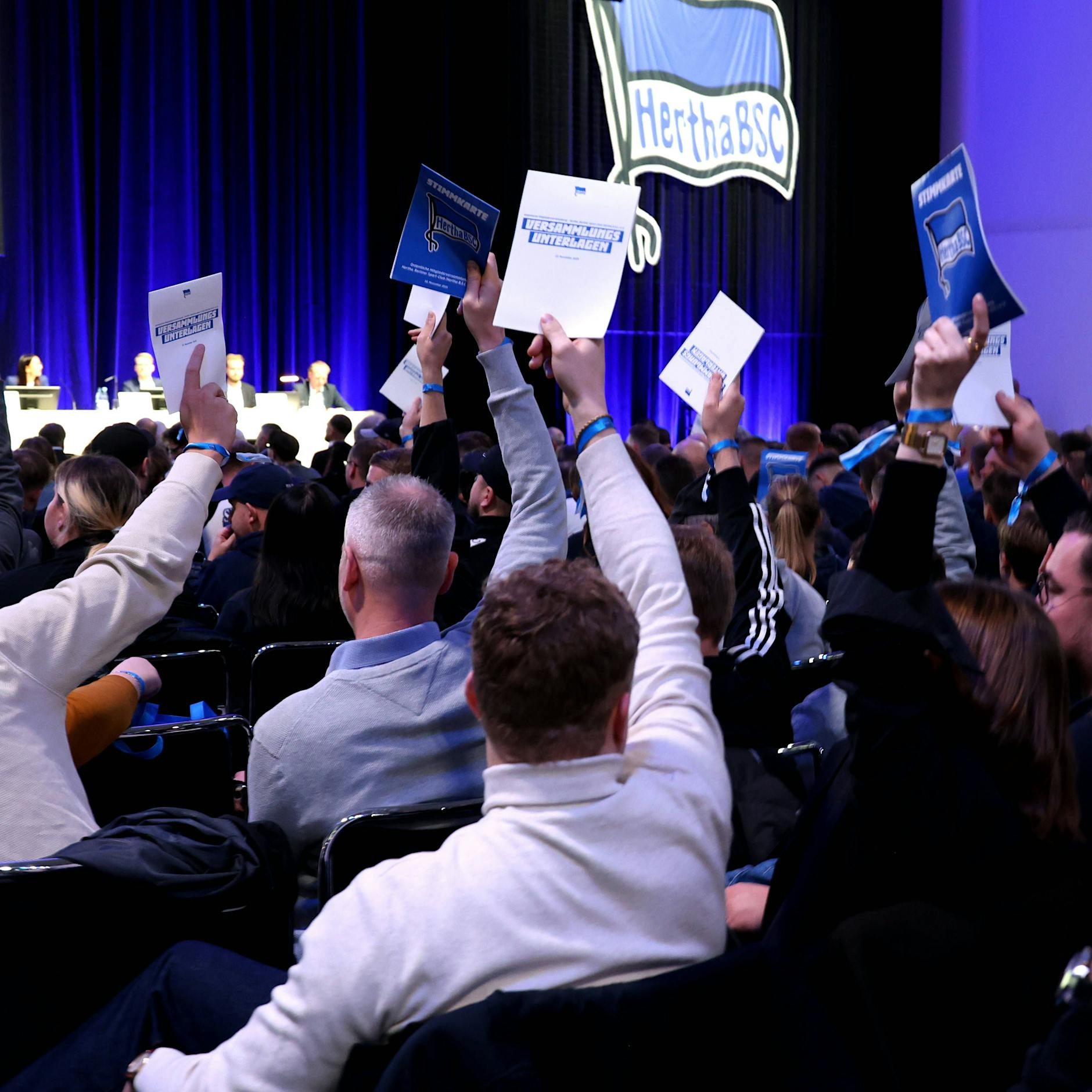 Brisanter Antrag abgeschmettert! Hertha-Fans wollen keine Online-Wahlen