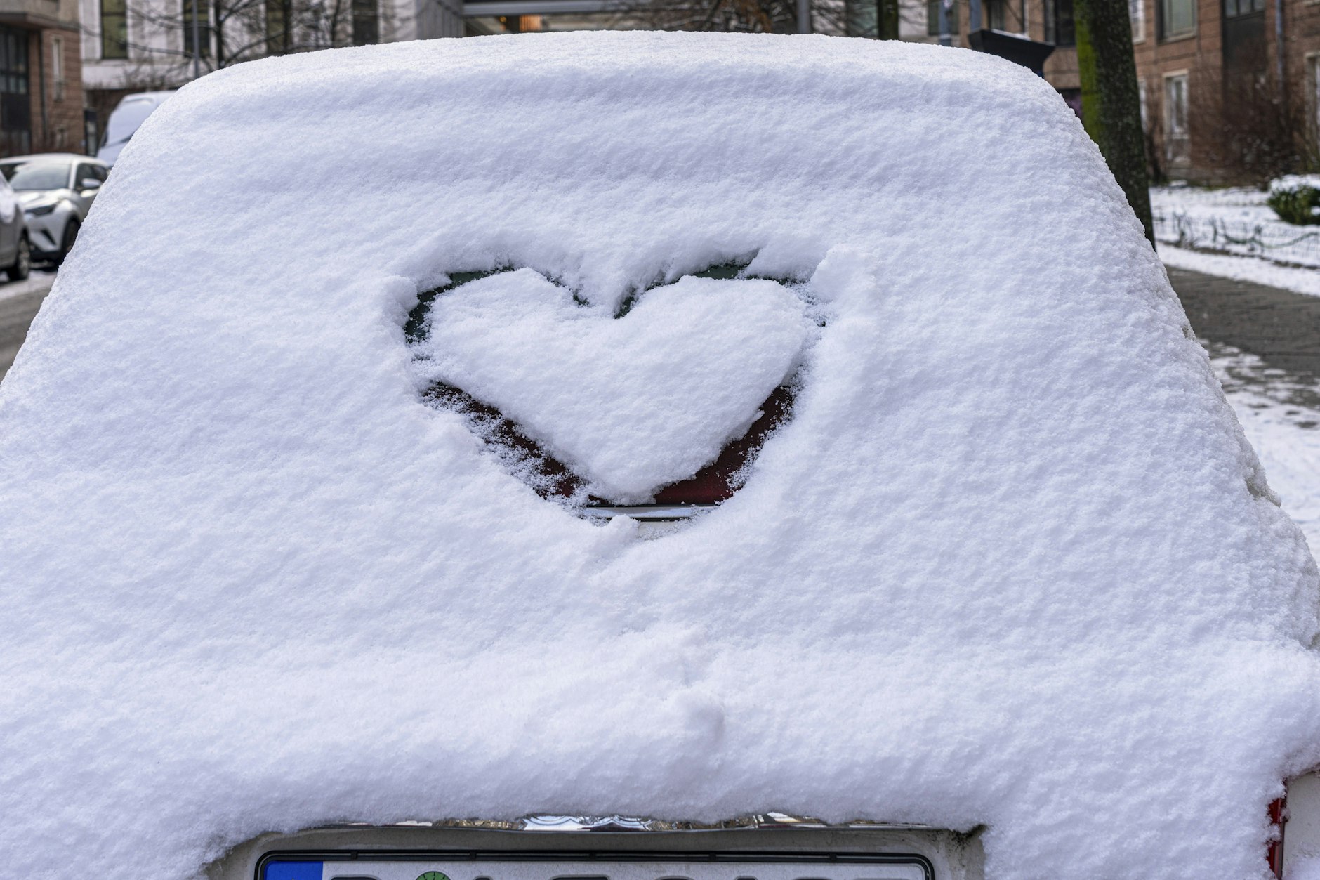 Winterromantik wird es in den kommenden Tagen vielleicht in den Mittelgebirgen oder den Alpen geben. Falls in Berlin Schnee fällt, wird er bestimmt noch nicht liegen bleiben.