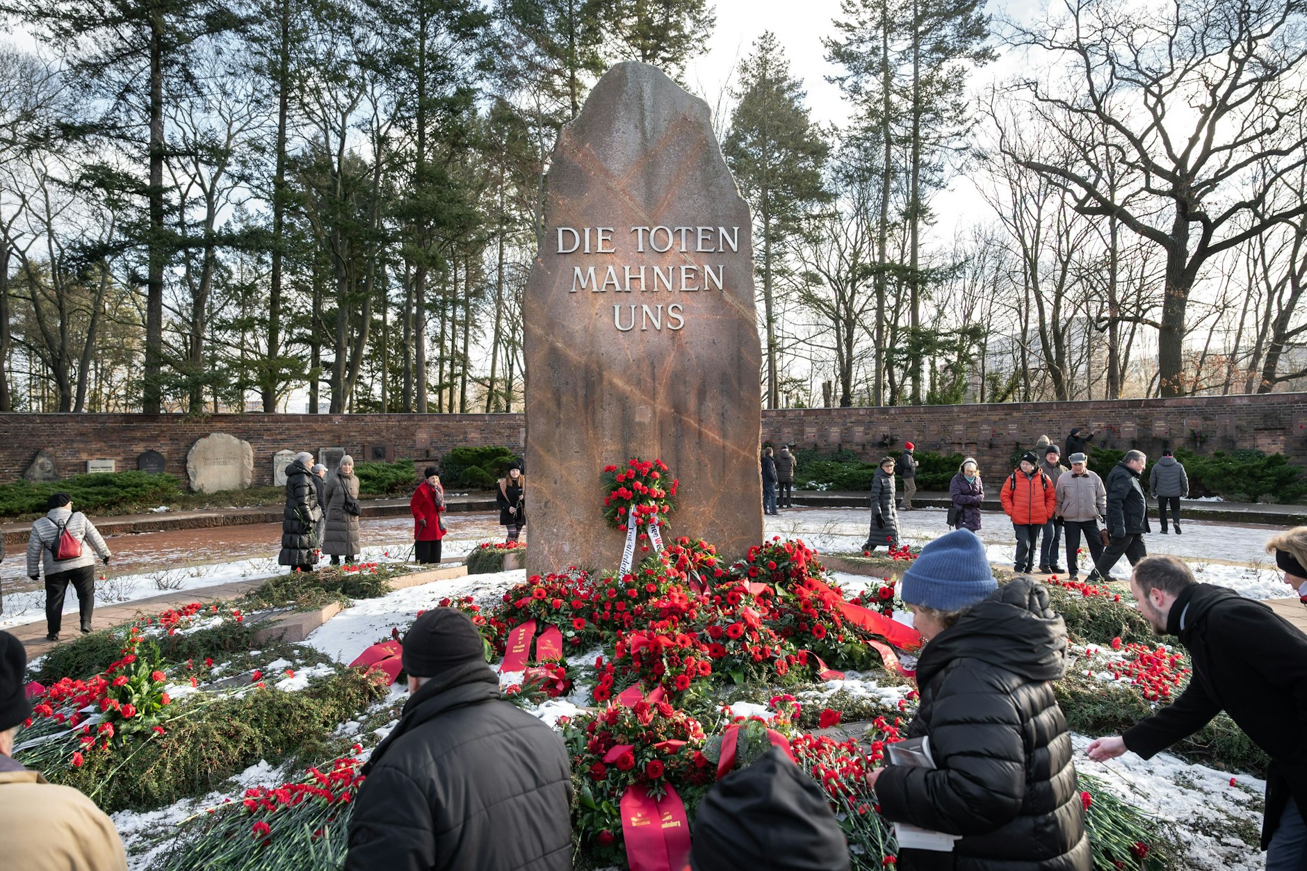 Stilles Gedenken am 12. Januar 2025 anläßlich des Jahrestages der Ermordung  von Rosa Luxemburg und Karl Liebknecht