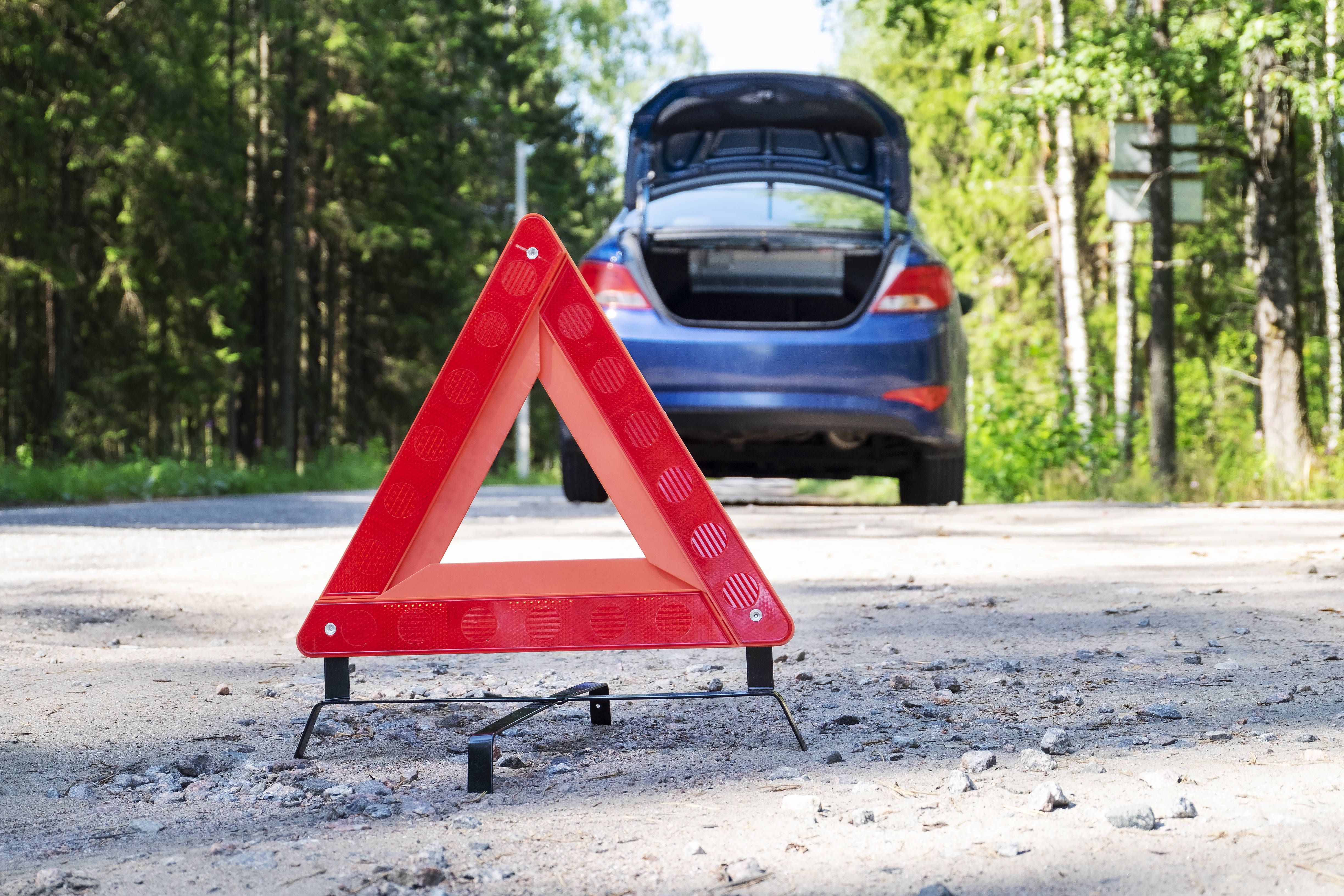 Image - Unfassbar! Mann klaut Auto von Pannenhelfer – mit dessen Frau drin