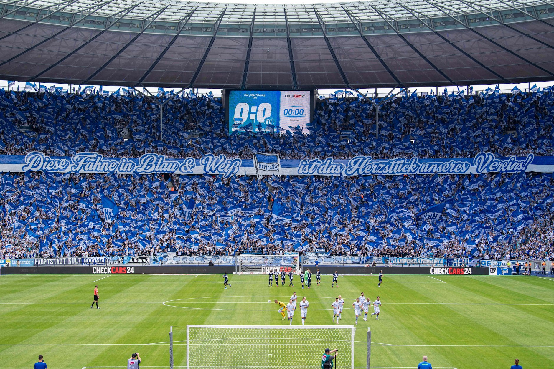 Hertha BSC kann sich auf seine treuen Fans verlassen. Doch jetzt ist eine heftige Diskussion wegen der Streichung des Rabatts für Mitglieder entbrannt.