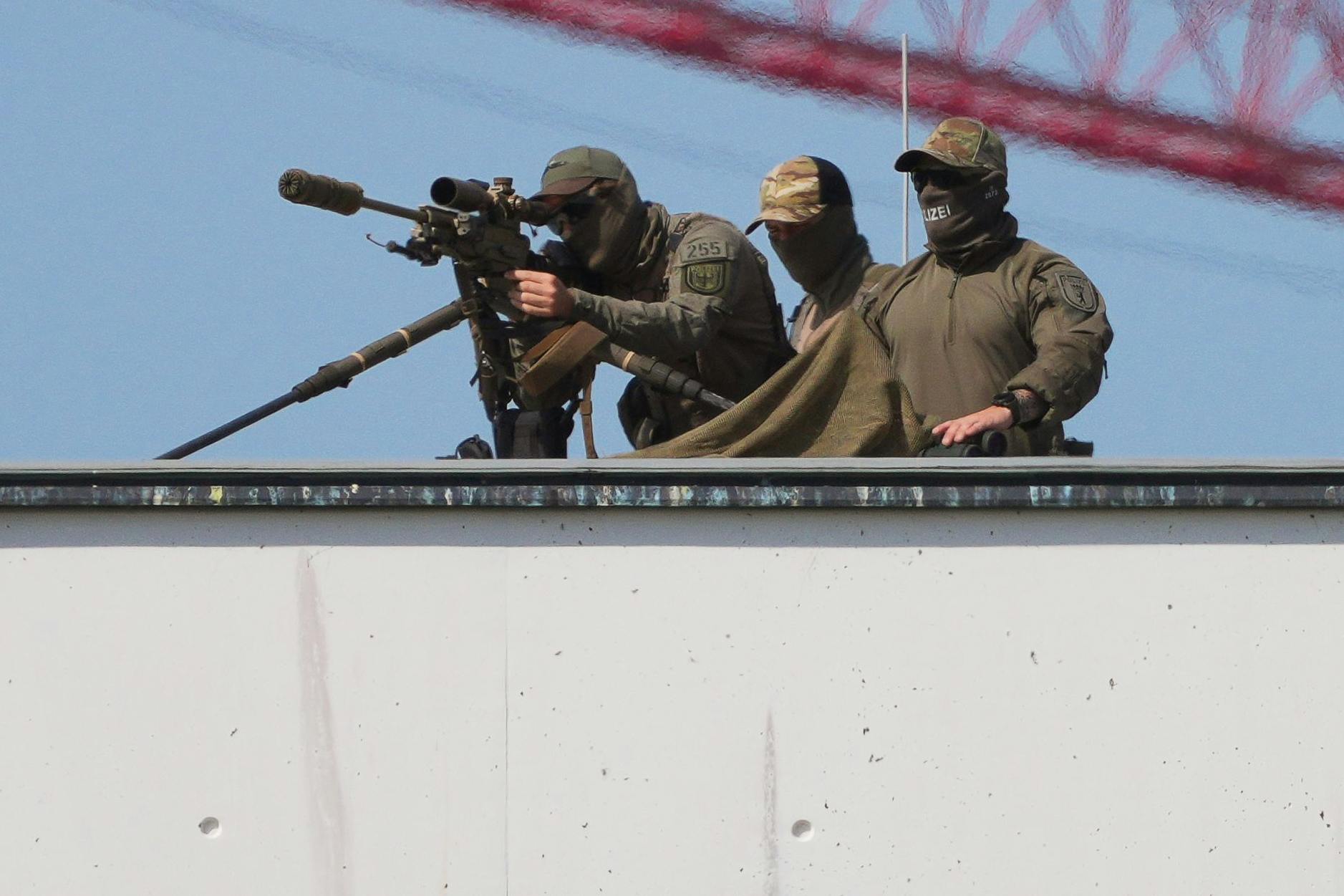 Scharfschützen auf Berlins Dächern: Das sieht man sonst nur bei wichtigen Staatsbesuchen. Kommende Woche übt die Bundeswehr in der Stadt den Ernstfall.