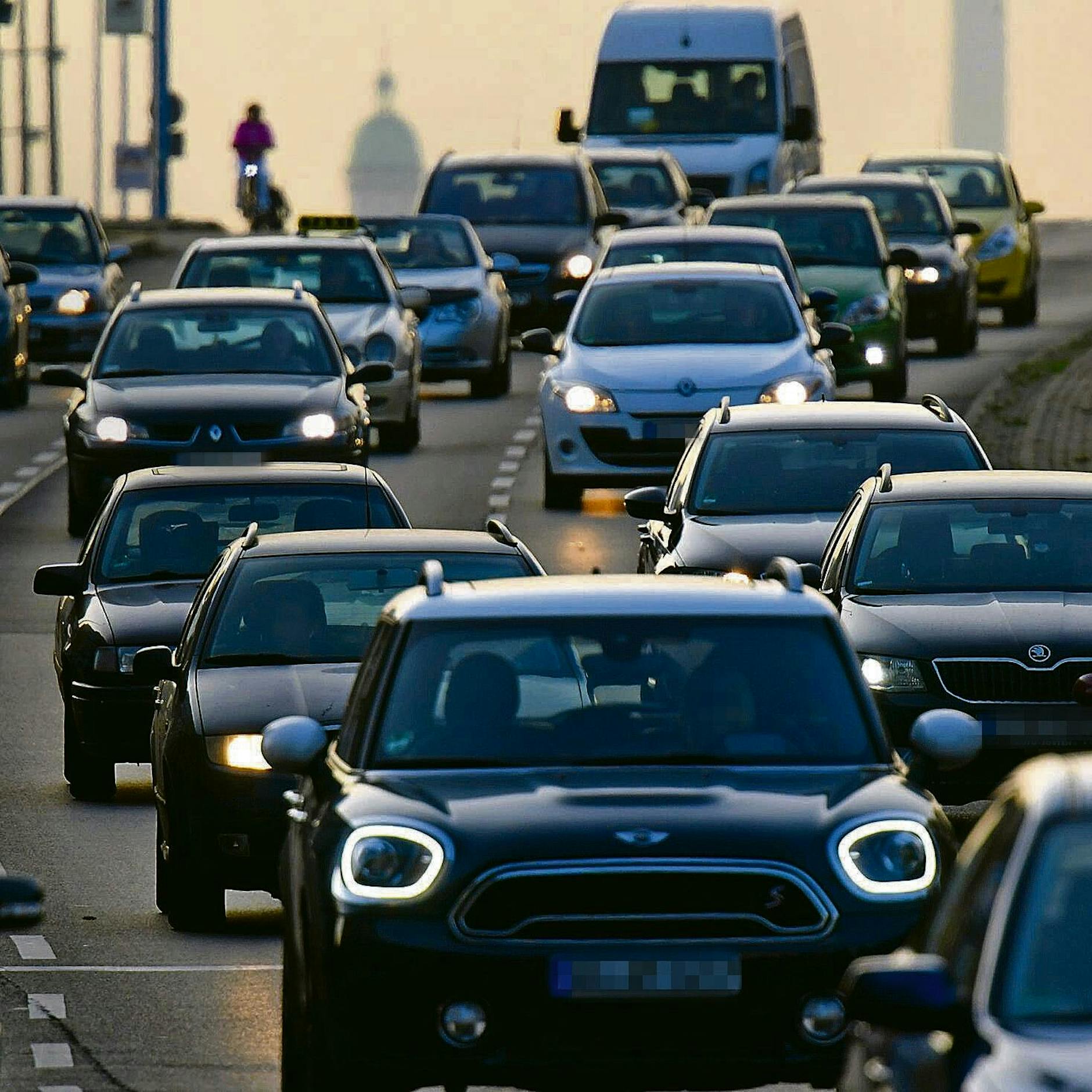 Baustellen, Sperrungen: Montag droht Chaos in Berlin! Wo es eng wird