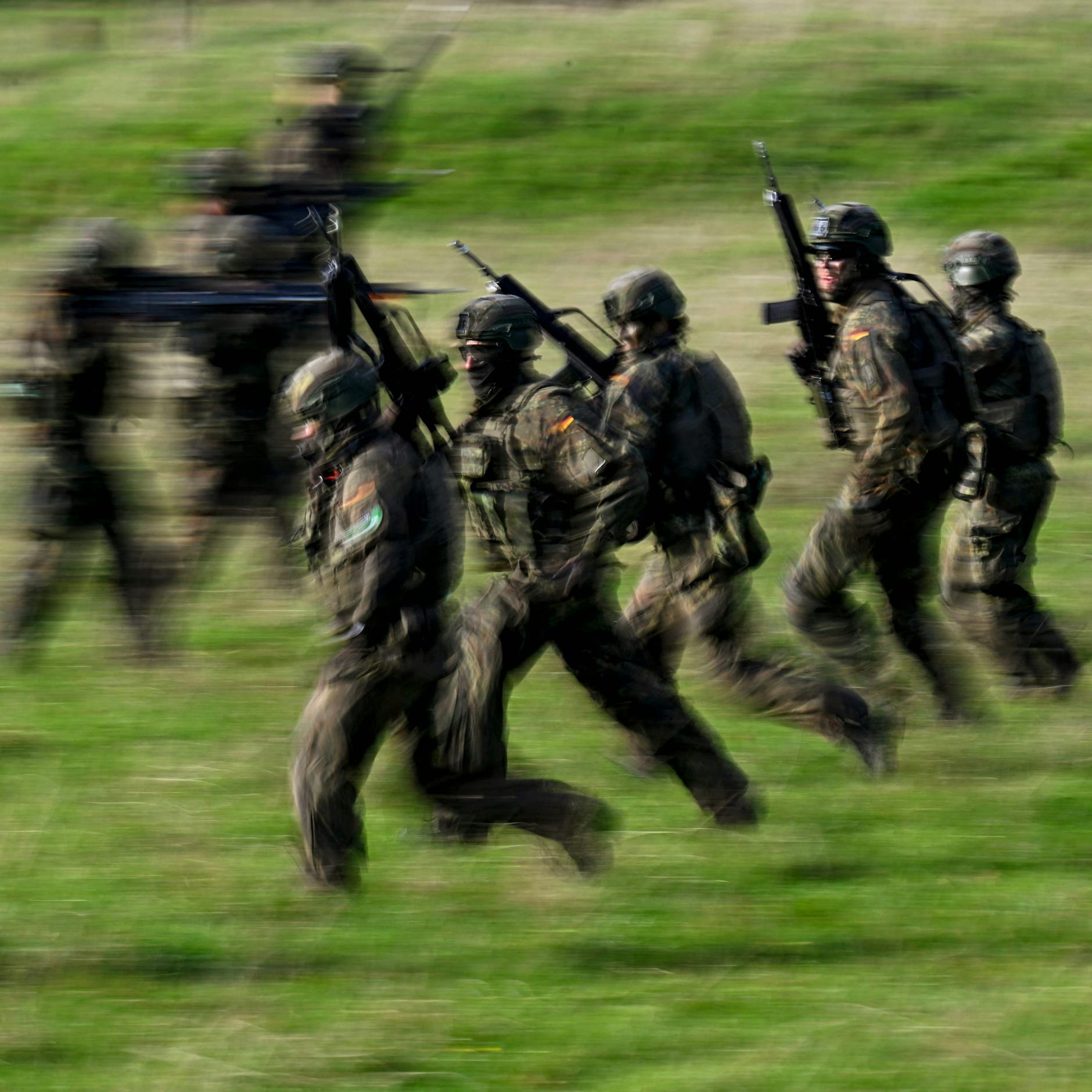 Image - Scharfschützen am U-Bahnhof: Bundeswehr bringt den Krieg nach Berlin