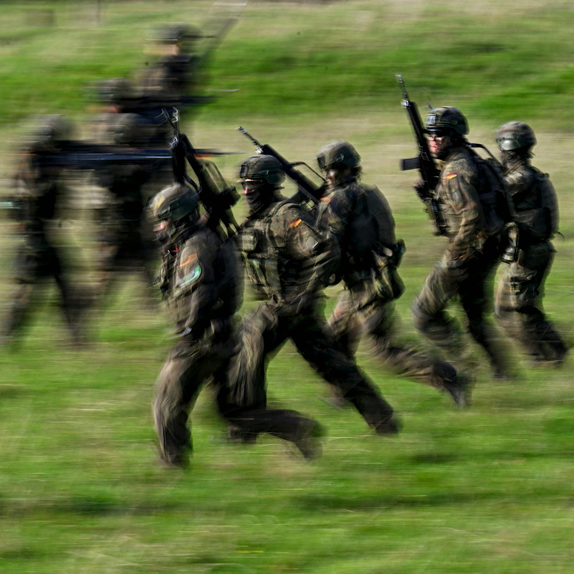Scharfschützen am U-Bahnhof: Bundeswehr bringt den Krieg nach Berlin