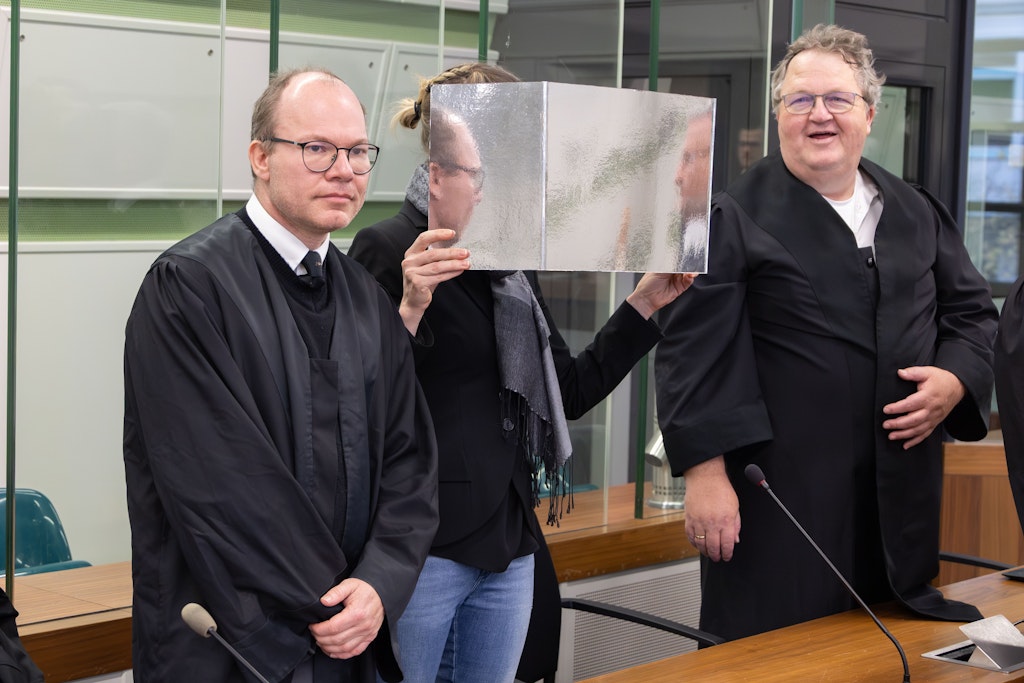 Luxus-Flotte für Russland: Autohändlerin soll EU-Embargo ausgetrickst haben – jetzt steht sie in Be…