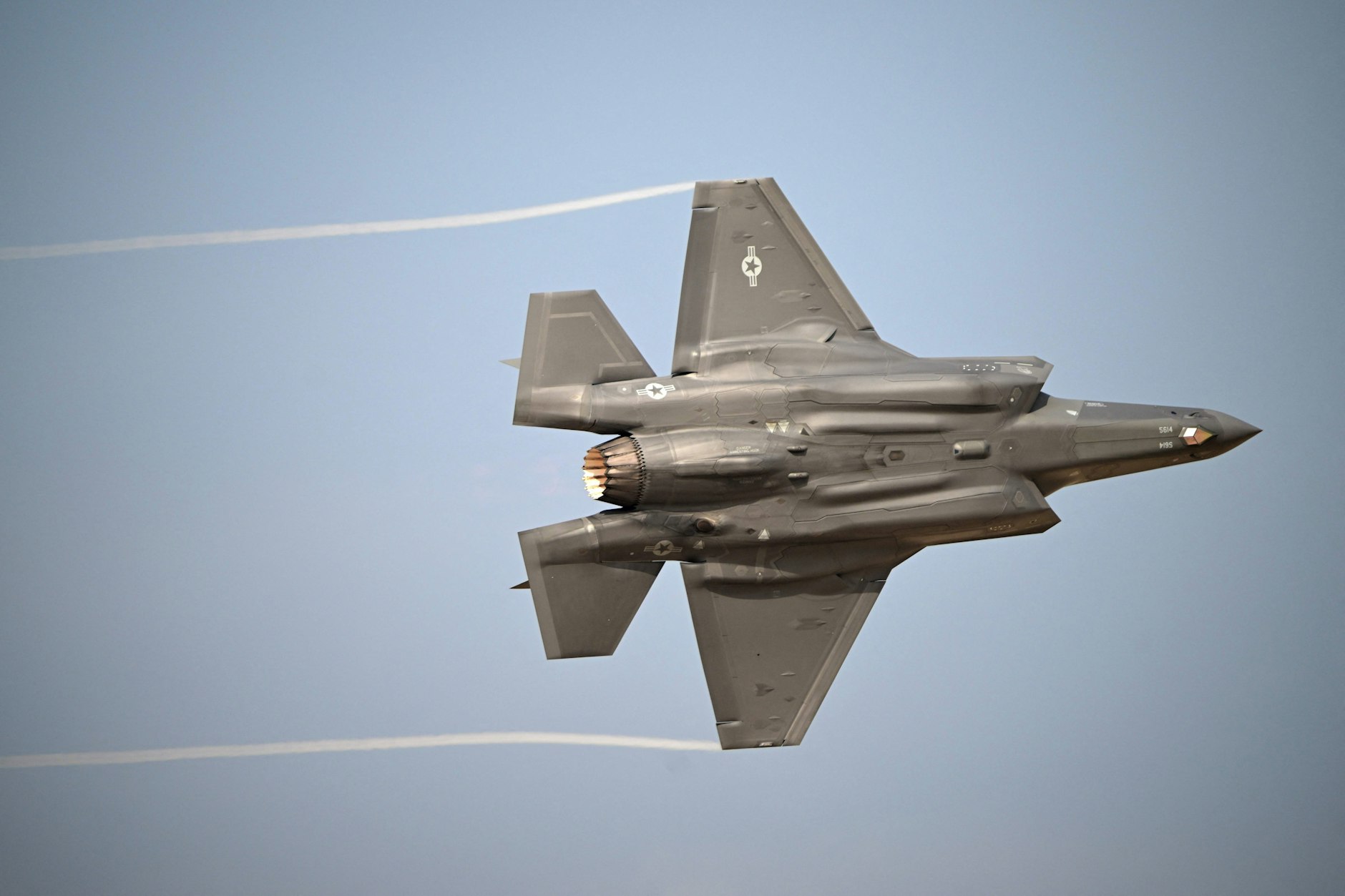 Eine Lockheed Martin F-35 Lightning bei einer Flugshow