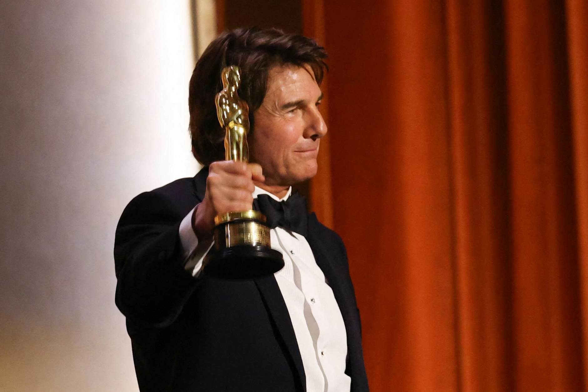 Sichtlich gerührt nahm Tom Cruise seinen Ehren-Oscar entgegen.