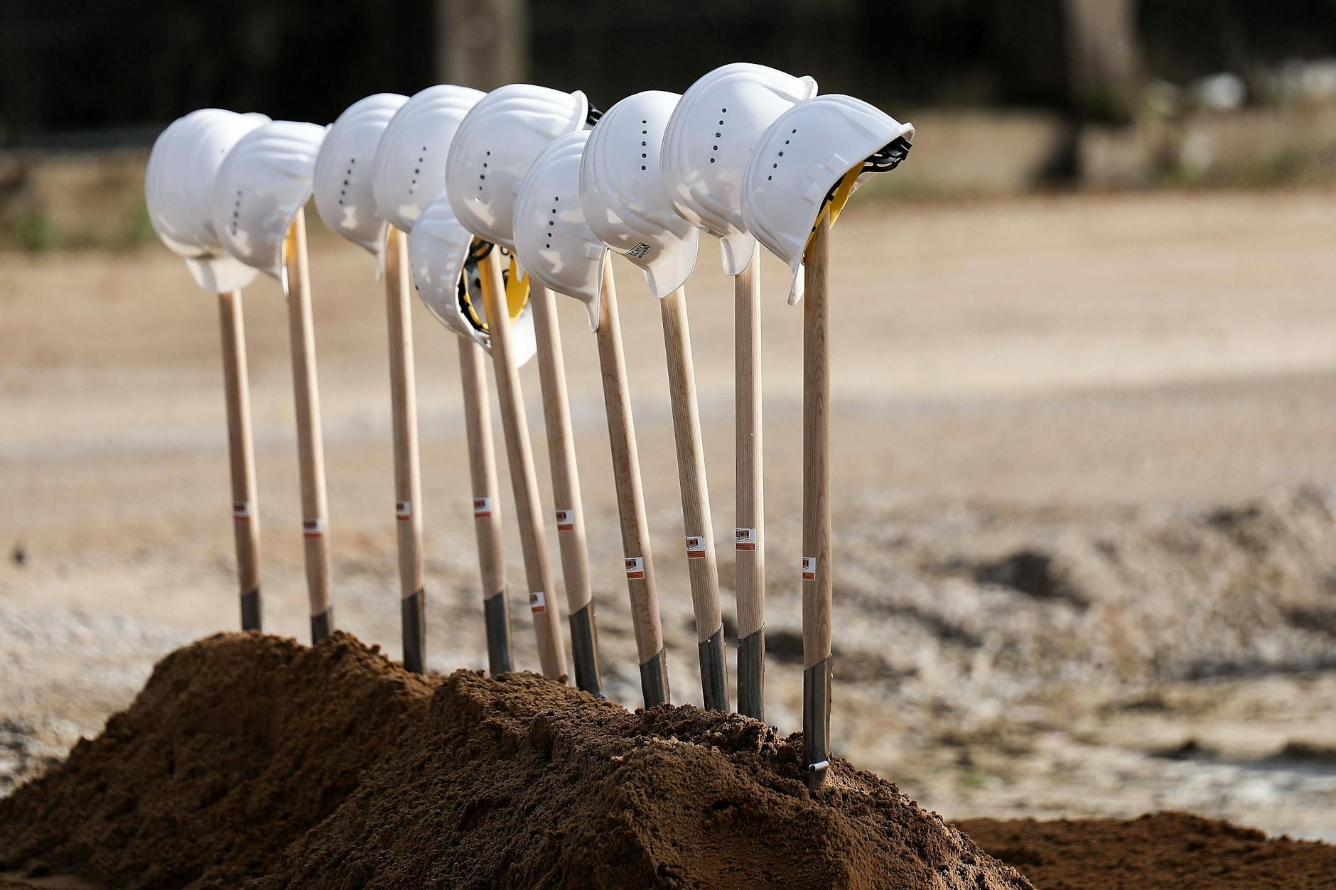 Der Spatenstich für das Rechenzentrum in Lübbenau ist erfolgt. (Symbolbild)