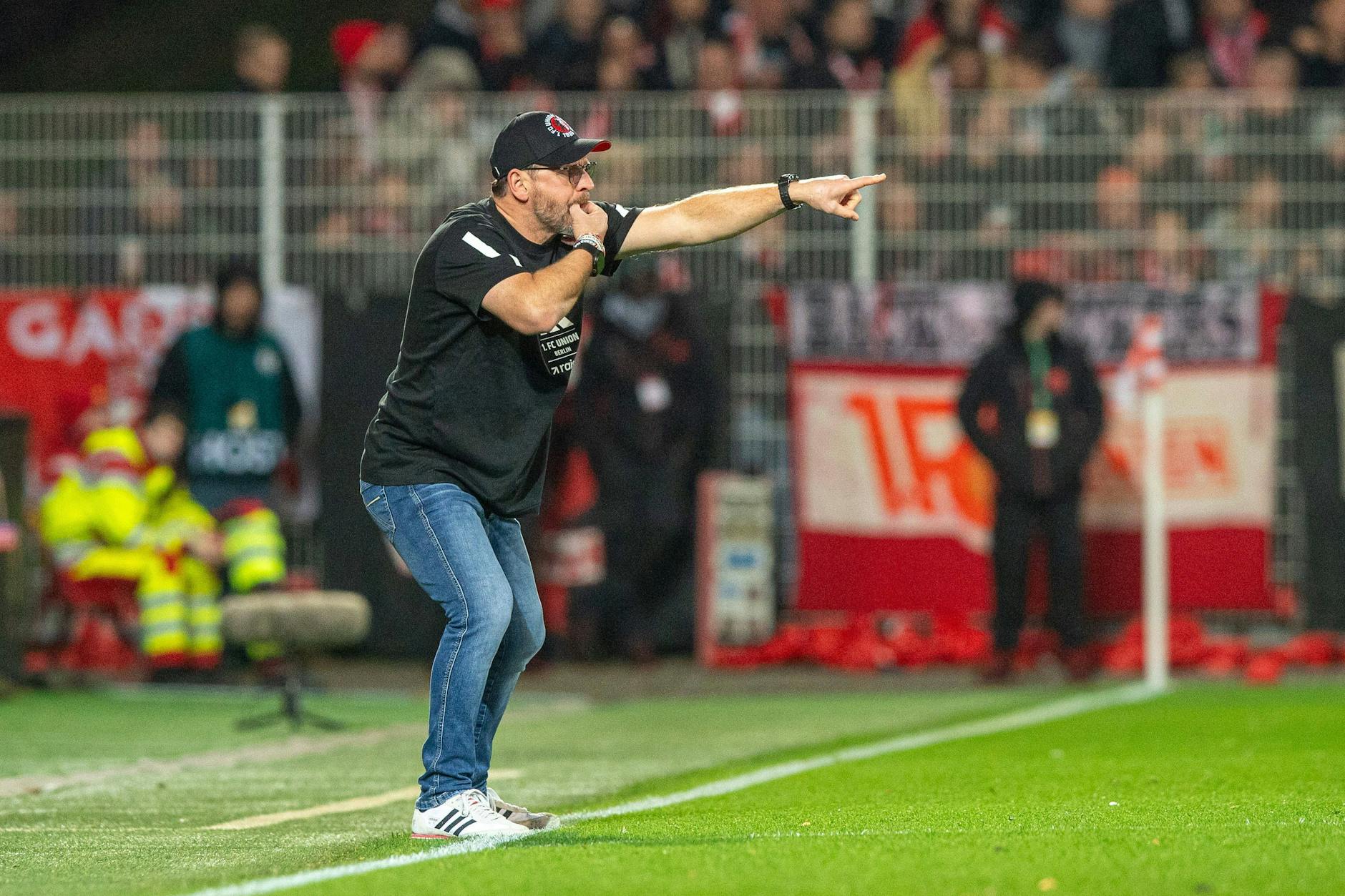 Union-Trainer Steffen Baumgart warnt vor dem FC St. Pauli und brennt gegen die Kiezkicker auf eine Revanche.