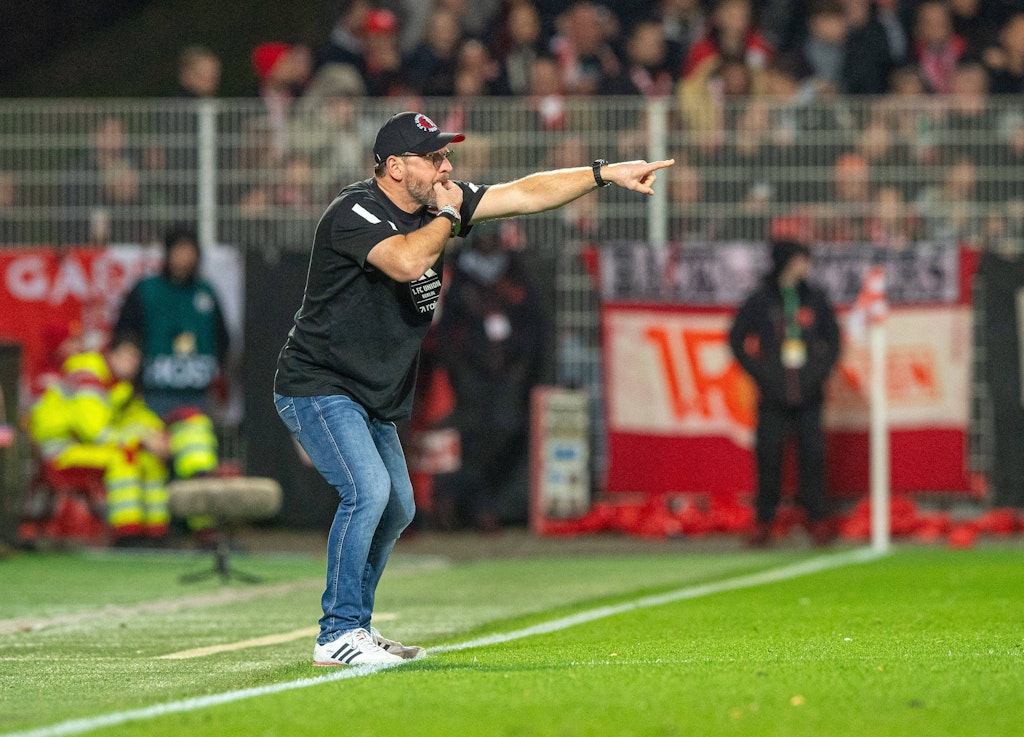 Union-Schmerz-lass-nach-Steffen-Baumgart-brennt-auf-St-Pauli