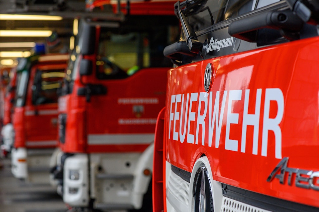 Einfamilienhaus-in-Flammen-Feuerwehr-findet-Leiche