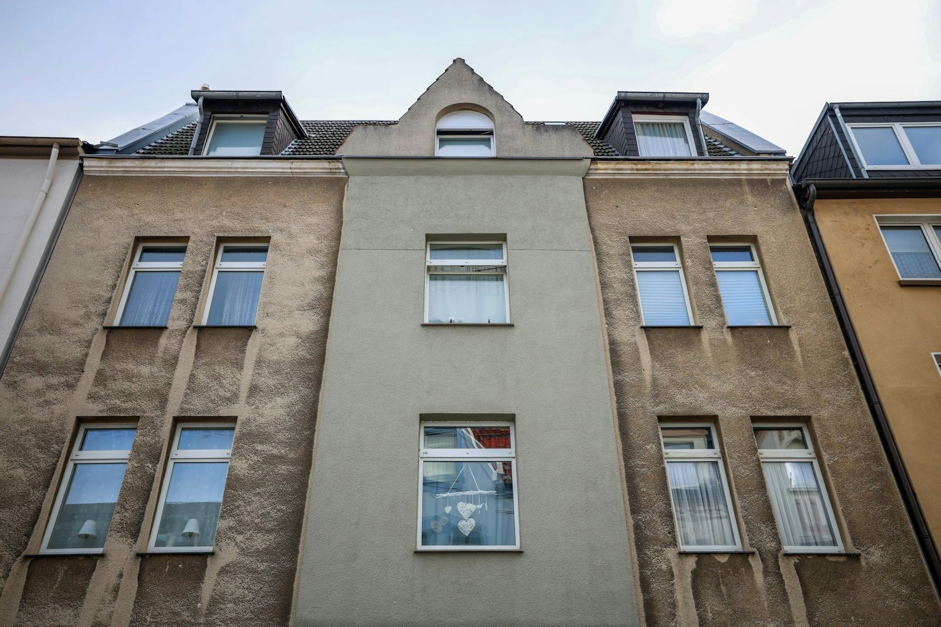 In diesem Mehrfamilienhaus in Bochum soll die Wohnung der Mutter der Zwölfjährigen sein.