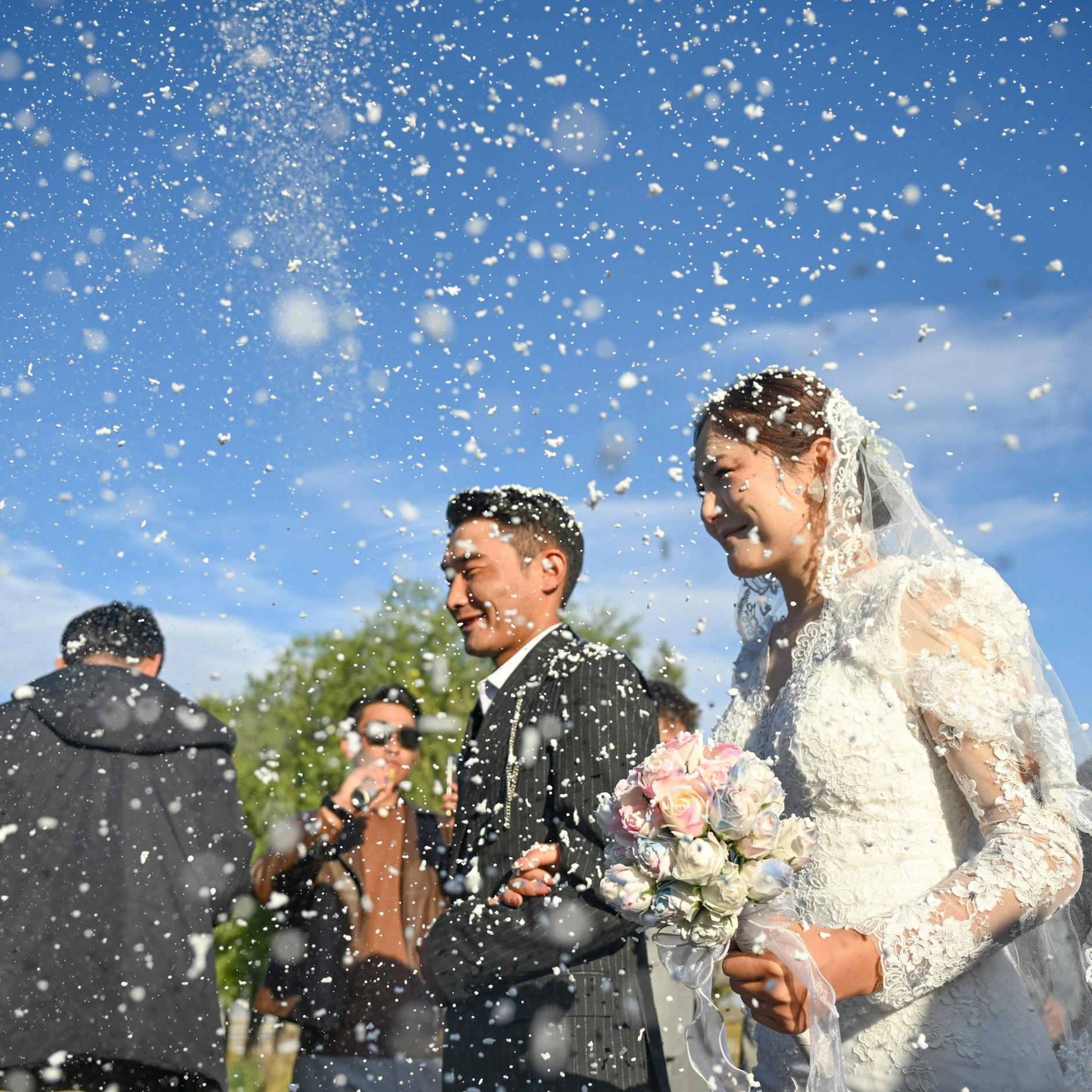 Image - Von Currywurst bis Berghain: Was Berliner mit Chinas Ehegutscheinen machen könnten