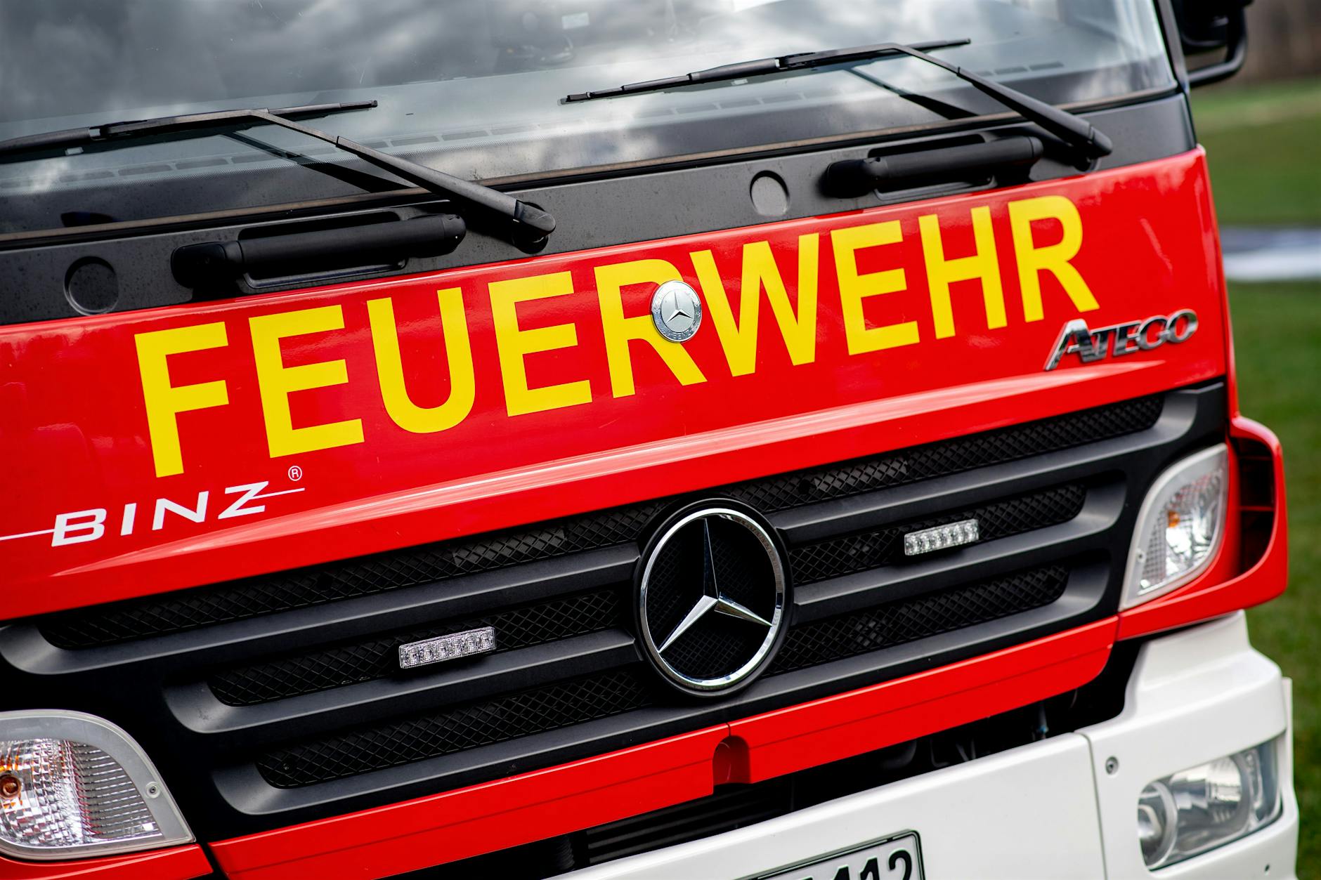 Zusammenhang? Zwei Leichen bei Hausbrand und Autofeuer