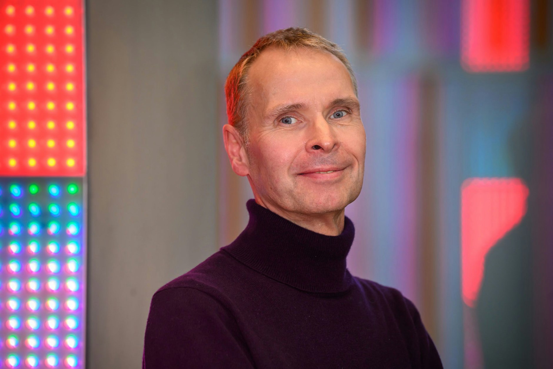 Der Zellbiologe Volker Haucke wird für seine Forschung zu Krankheitsprozessen in den Zellen ausgezeichnet.