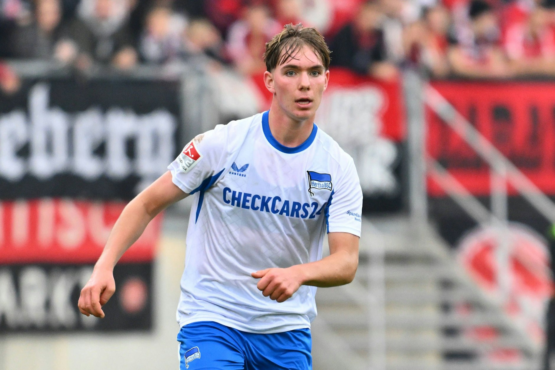 Mega-Talent Kennet Eichhorn stürmt nicht nur bei Hertha BSC in die erste Reihe, sondern auch beim DFB.