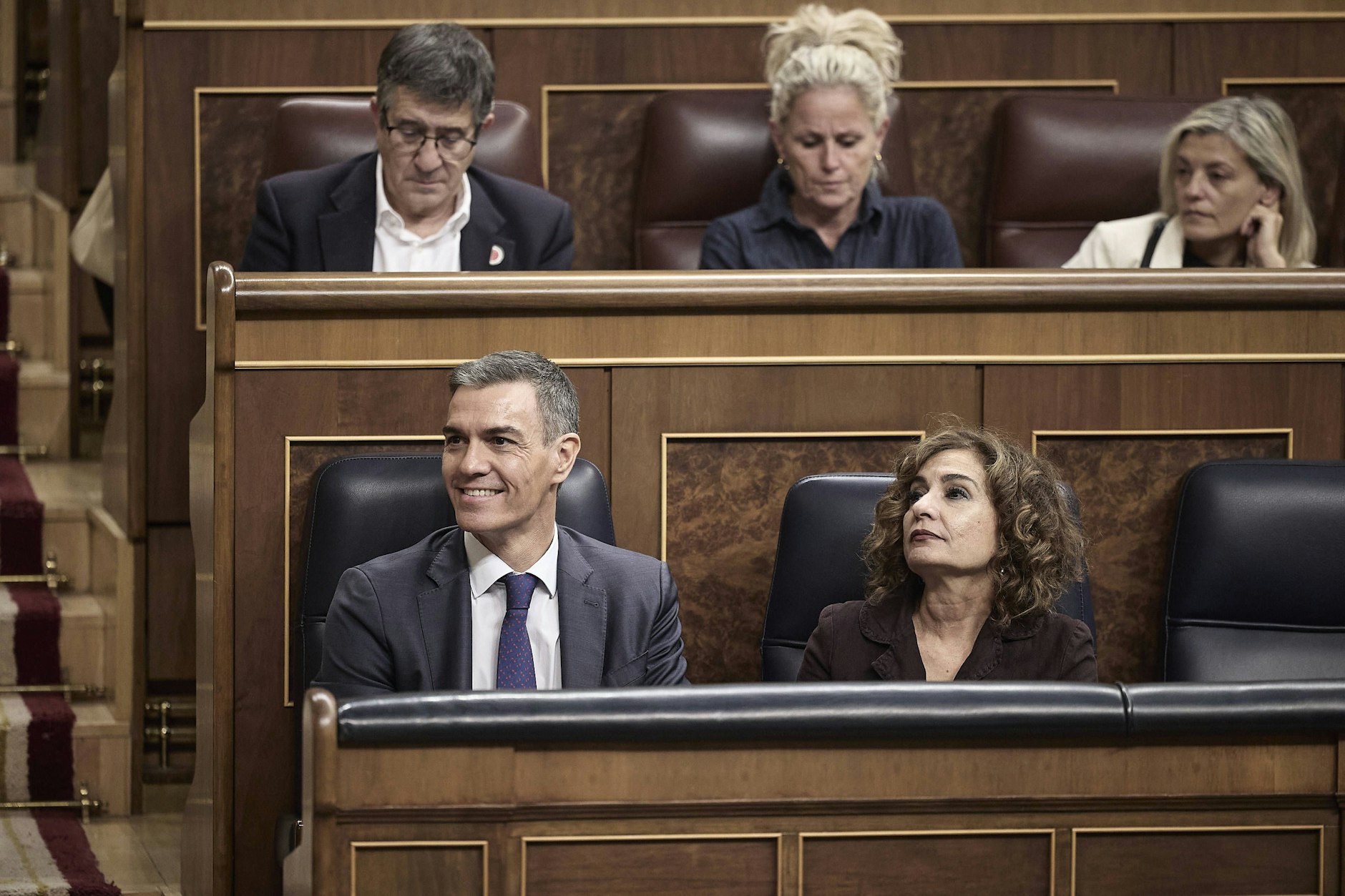Spaniens Premierminister Pedro Sánchez  und die Finanzministerin María Jesús Montero können unbesorgt auf den Haushalt schauen.