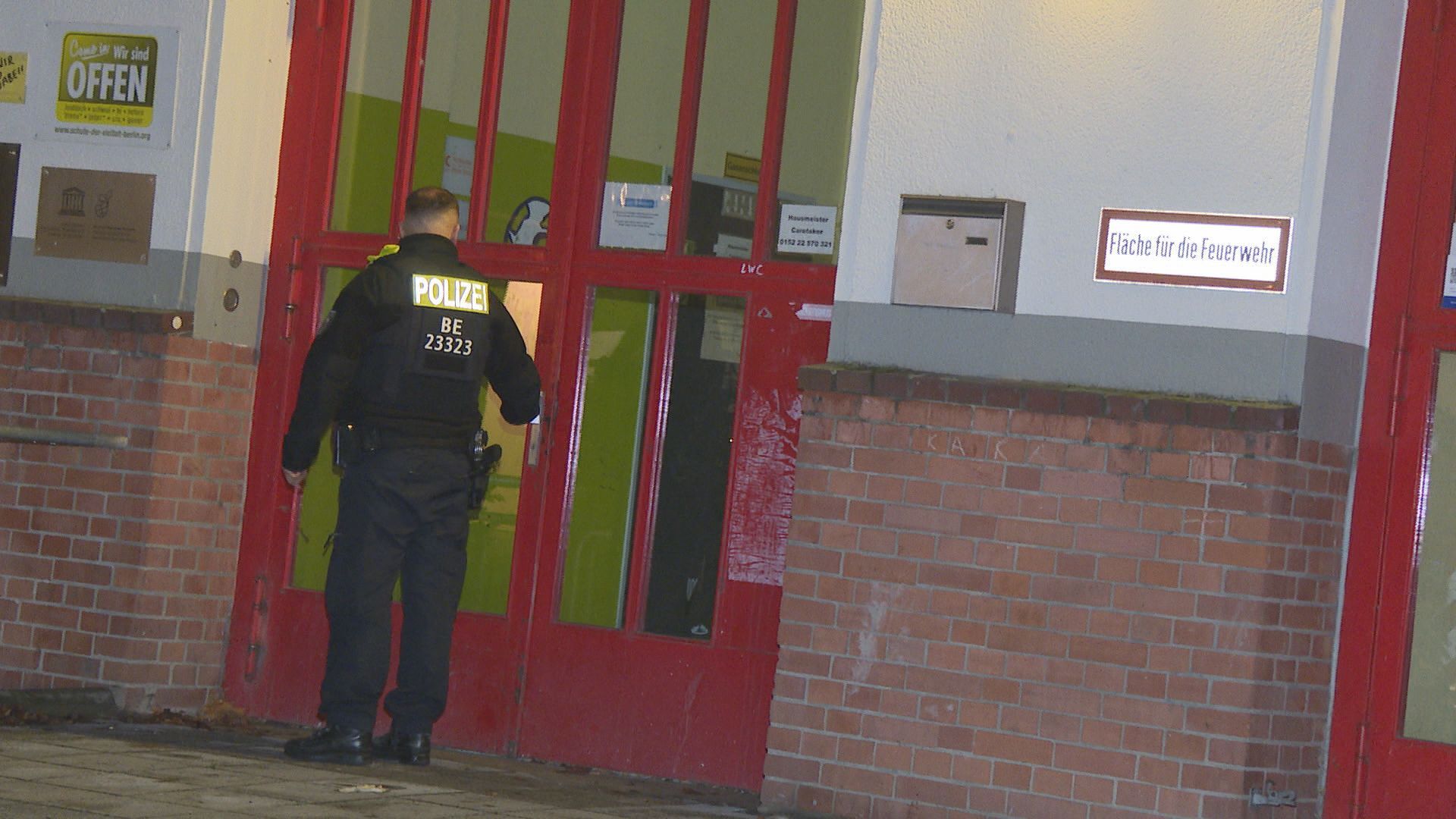 Anschlags-Drohung gegen Berliner Schulen: Eltern wollen Kinder zu Hause lassen