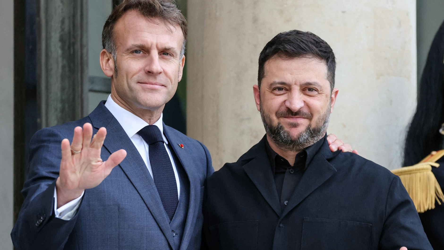 Macron und Selenskyj bei ihrem treffen im Elysée-Palast.
