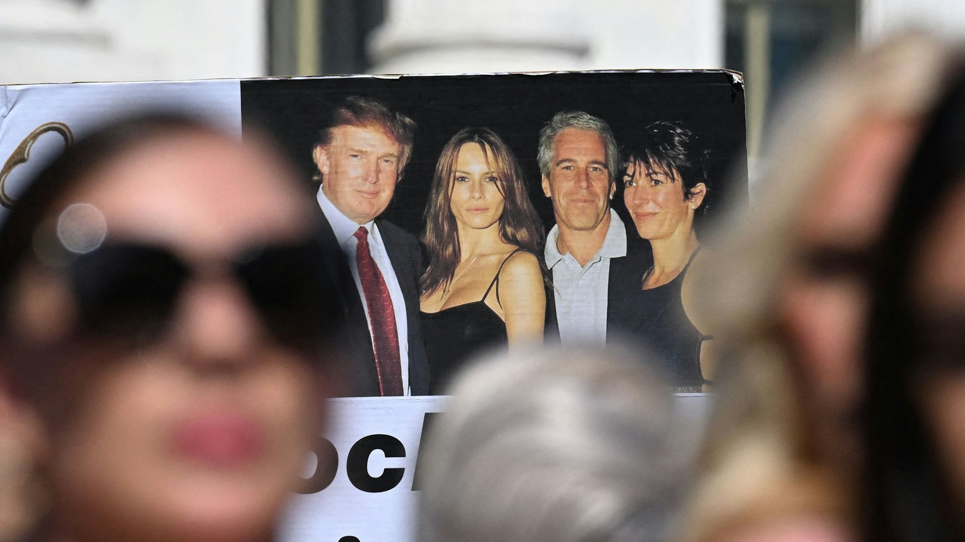 <em>If you can’t beat them, join them</em>&nbsp;– Donald Trump versucht mit seiner Kehrtwende Schlimmeres zu verhindern.