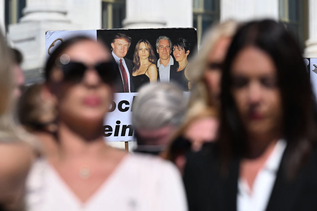Kehrtwende im Epstein-Skandal: Trumps Versuch, die MAGA-Fliehkräfte zu bändigen