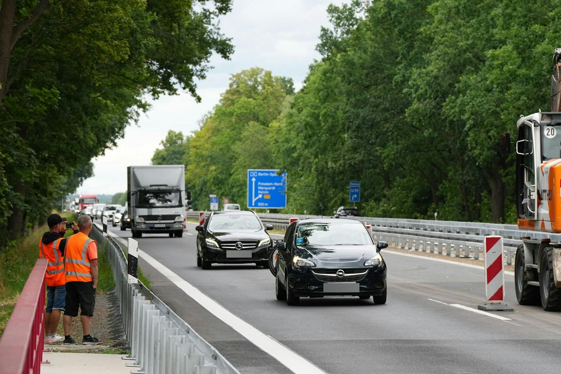 Der schwere Unfall ereignete sich auf der Autobahn A10 bei Oberkrämer (Symbolfoto).