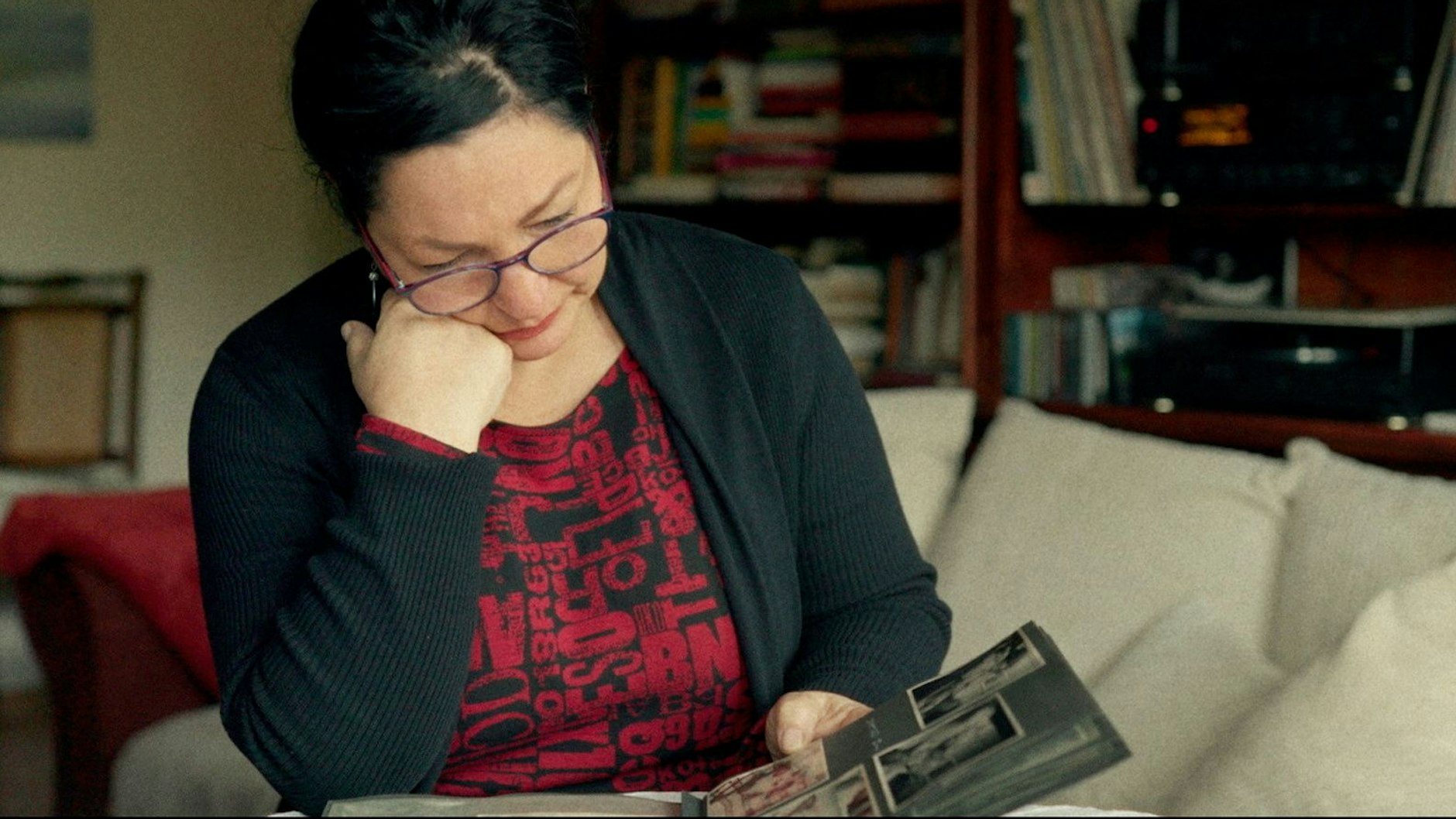 Astrid Passin erinnert sich an ihren Vater, der bei dem Anschlag ums Leben kam.