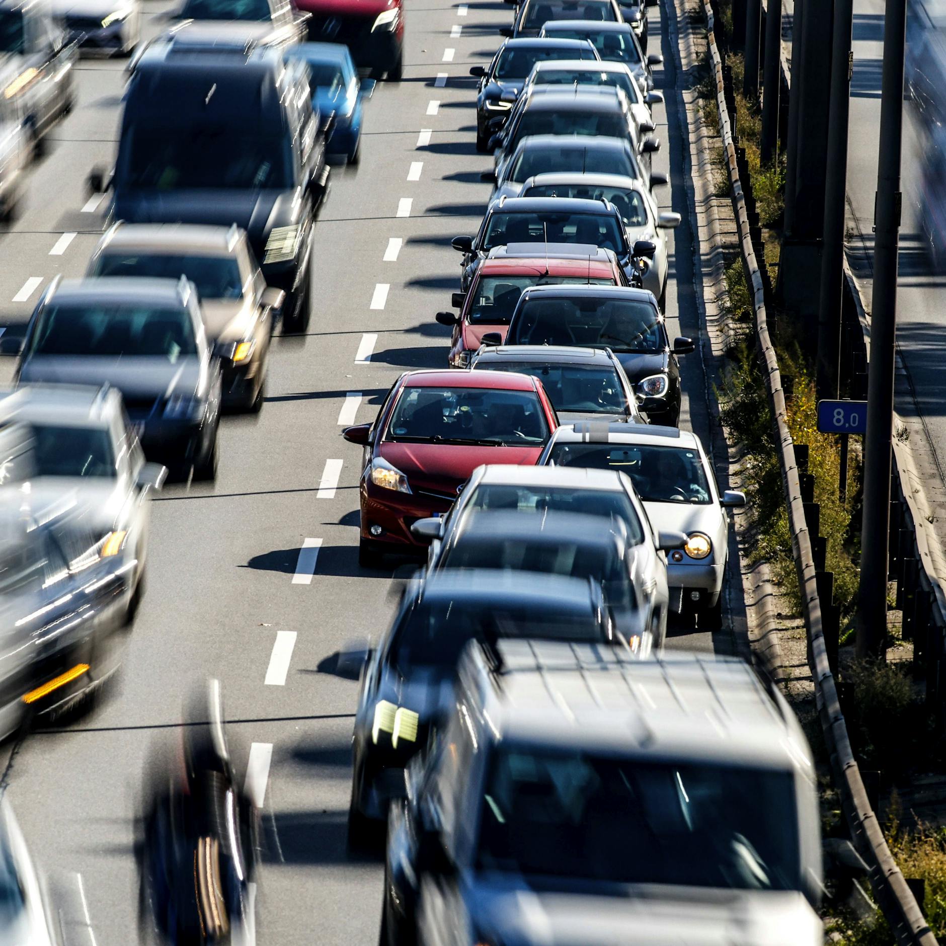 Image - Blitz-Verkehr am Dienstag: Stau und Sperrungen in Berlin – hier wird’s eng!