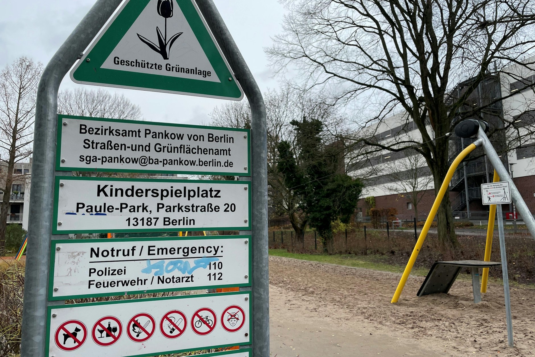 Ist der Spielplatz-Räuber vom Pankower Paule-Park wieder auf freiem Fuß?