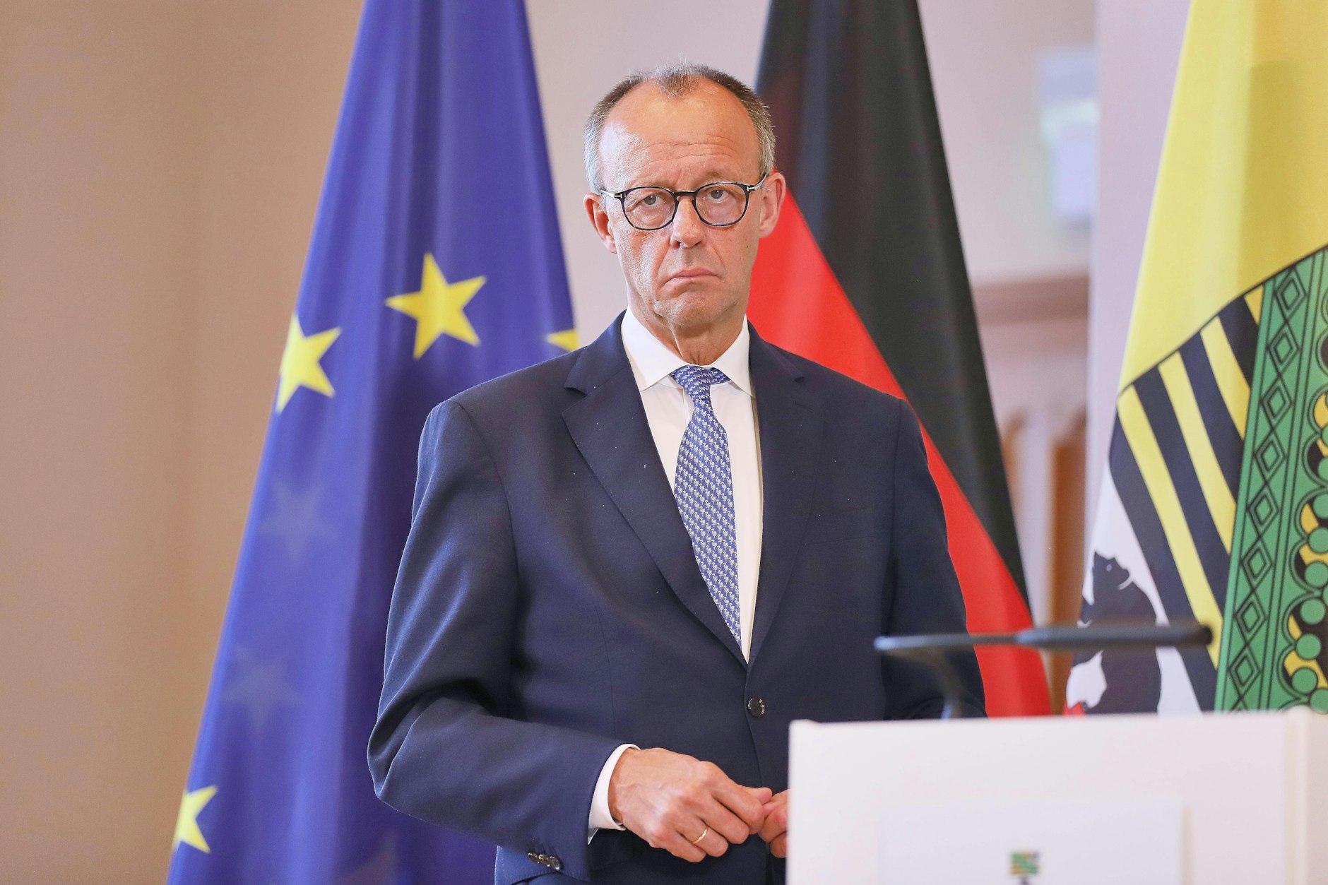 Bundeskanzler Friedrich Merz. Er hat mit einem Kommentar über seinen Beruch in Belém in Brasilien für Aufregung gesorgt.