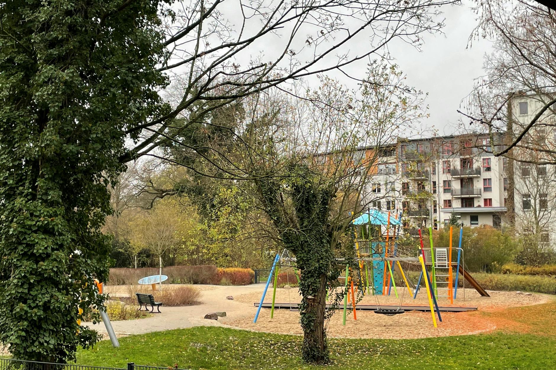 An diesem Spielplatz in Pankow kam es zu dem brutalen Vorfall.