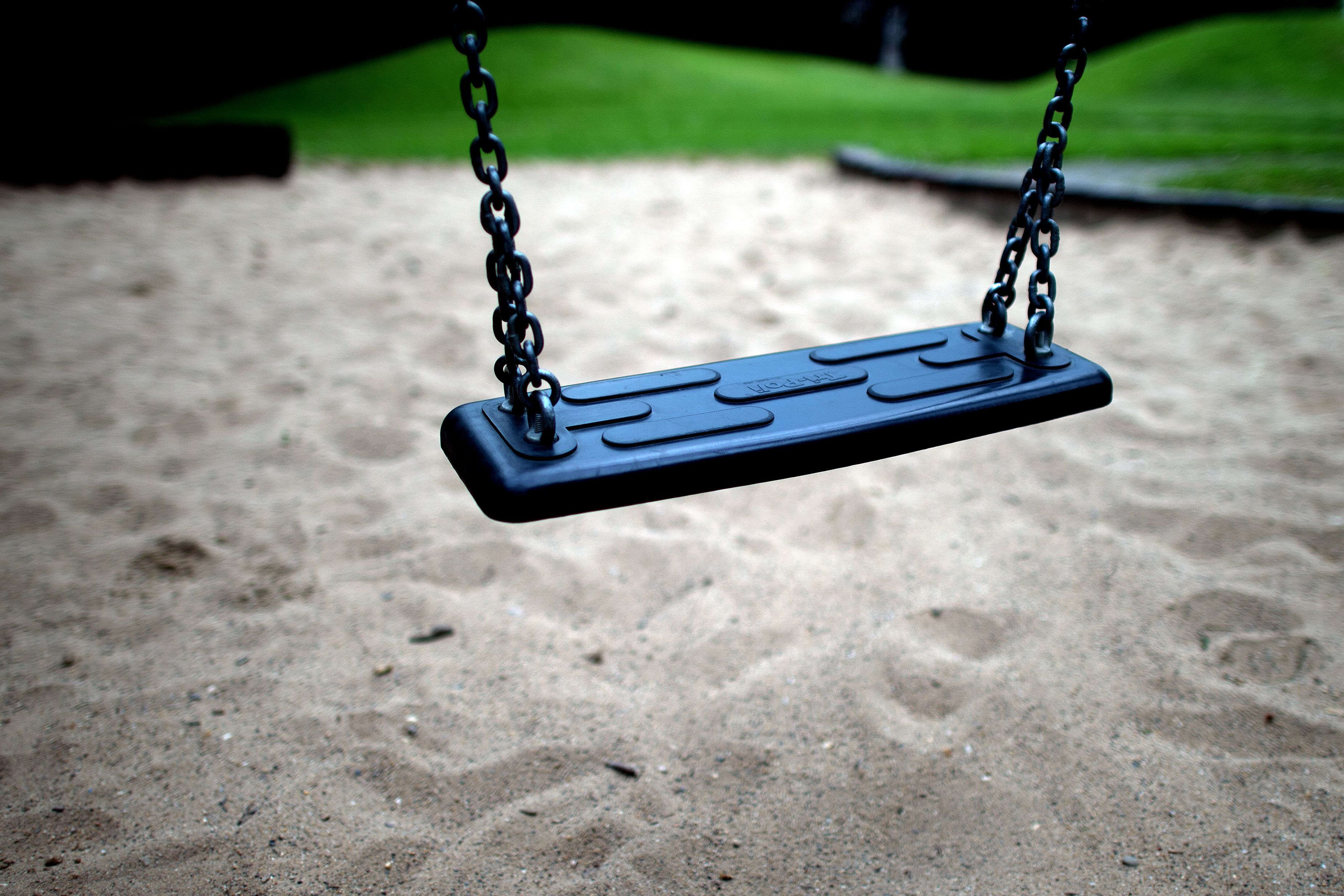 Kippen statt Kinder: Bezirk will Feiernde vom Spielplatz schmeißen