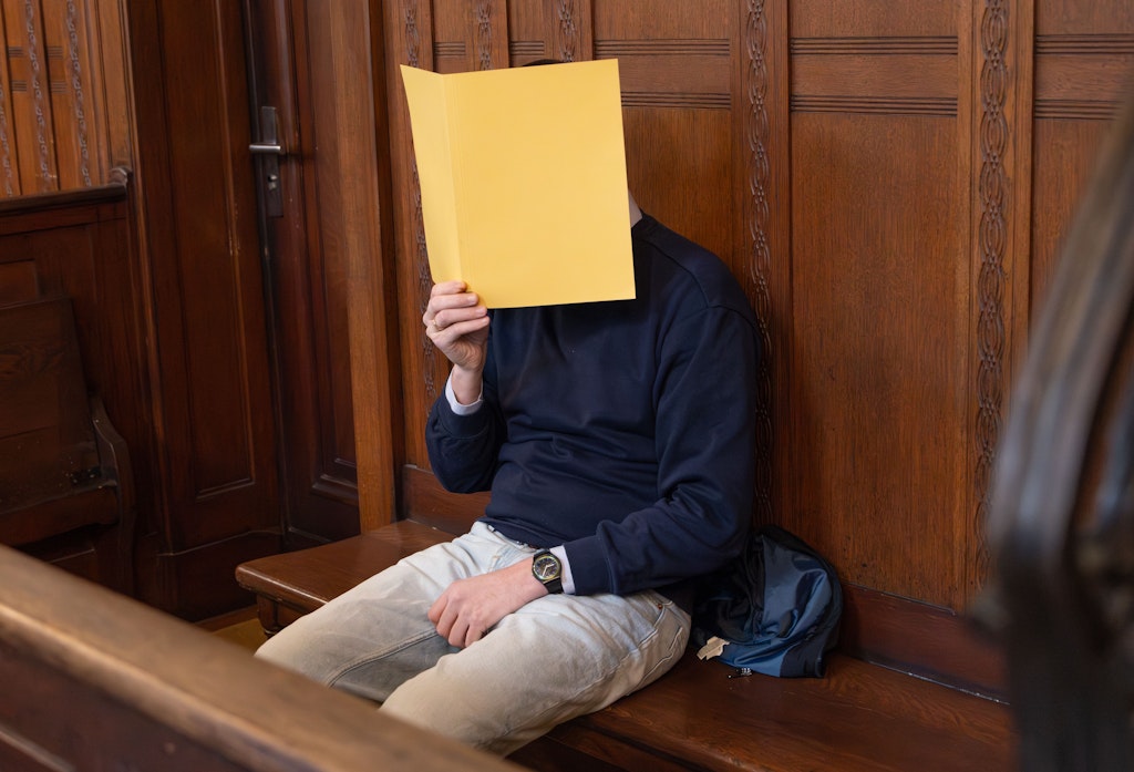 Irre-Tat-in-Lichtenberg-Messer-gekauft-um-sofort-jemanden-abzustechen