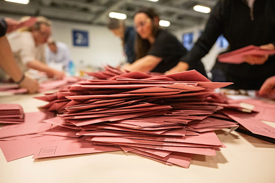 Insgesamt sind beim Deutschen Bundestag inzwischen rund 800 Einsprüche gegen die Wahl vom Februar eingegangen.