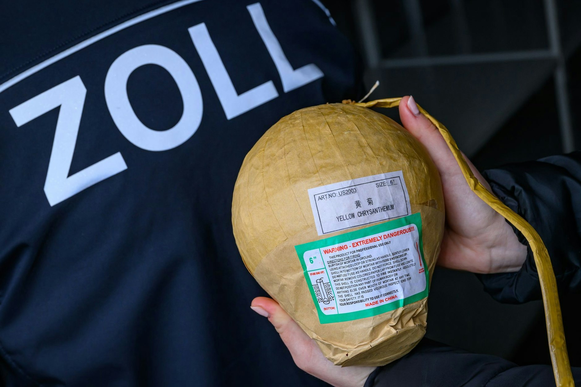 Solche Kugelbomben sollen ihre Sprengkraft eigentlich erst im Himmel entfalten, werden aber oft am Boden gezündet - hier werden sie zur gefährlichen Waffe.