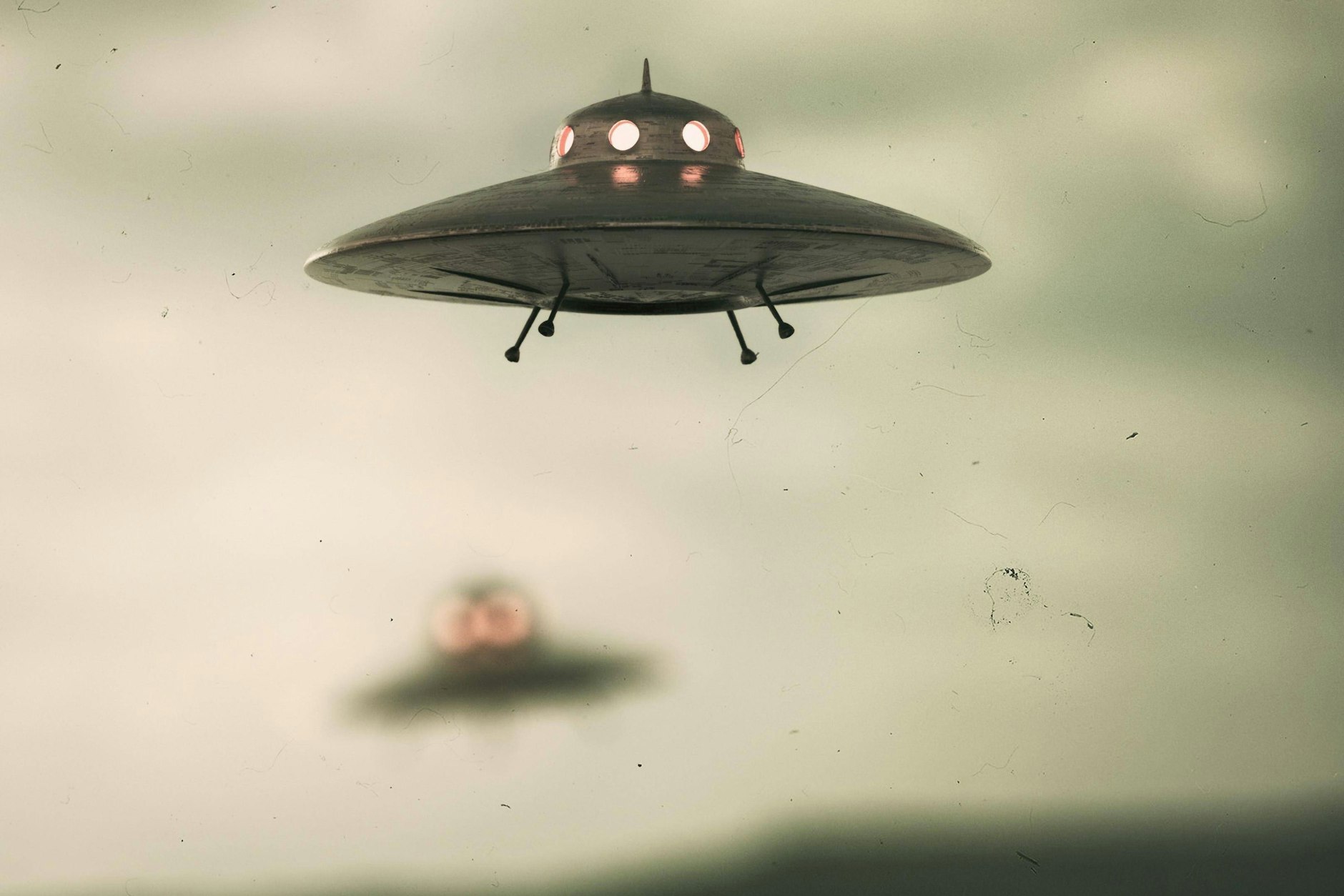 UFO-Alarm, Ermittler rätseln! Flugobjekt abgestürzt – und verschwunden