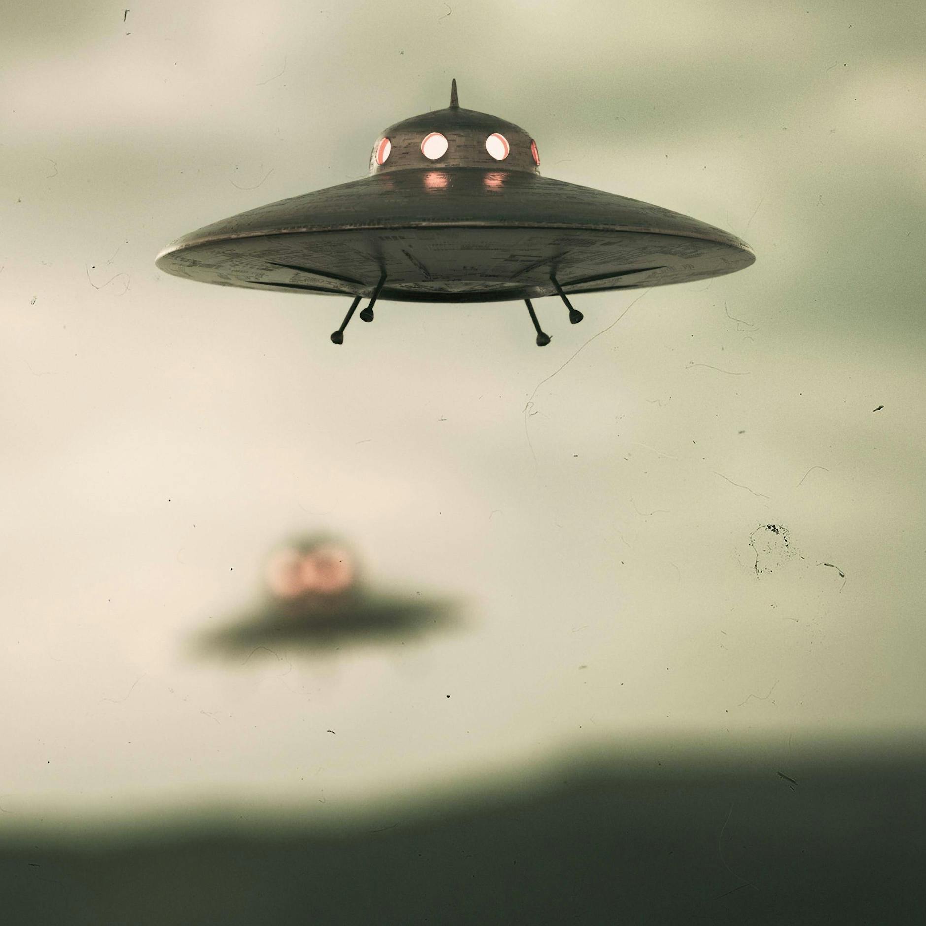 UFO-Alarm, Ermittler rätseln! Flugobjekt abgestürzt – und verschwunden