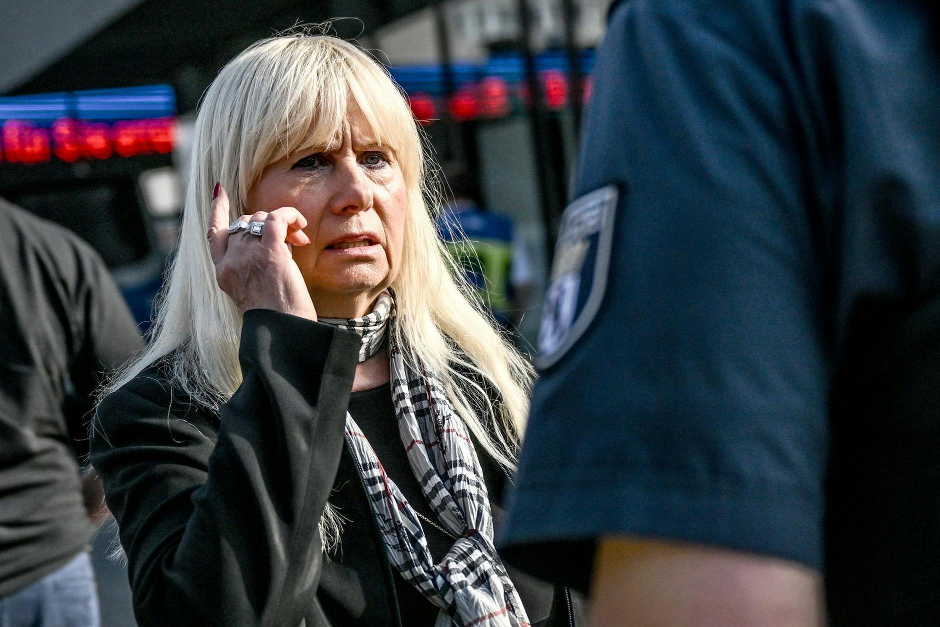 Iris Spranger (SPD), Senatorin für Inneres von Berlin, spricht sich für eine Handy-Überwachung bezüglich der Waffenkriminalität aus.