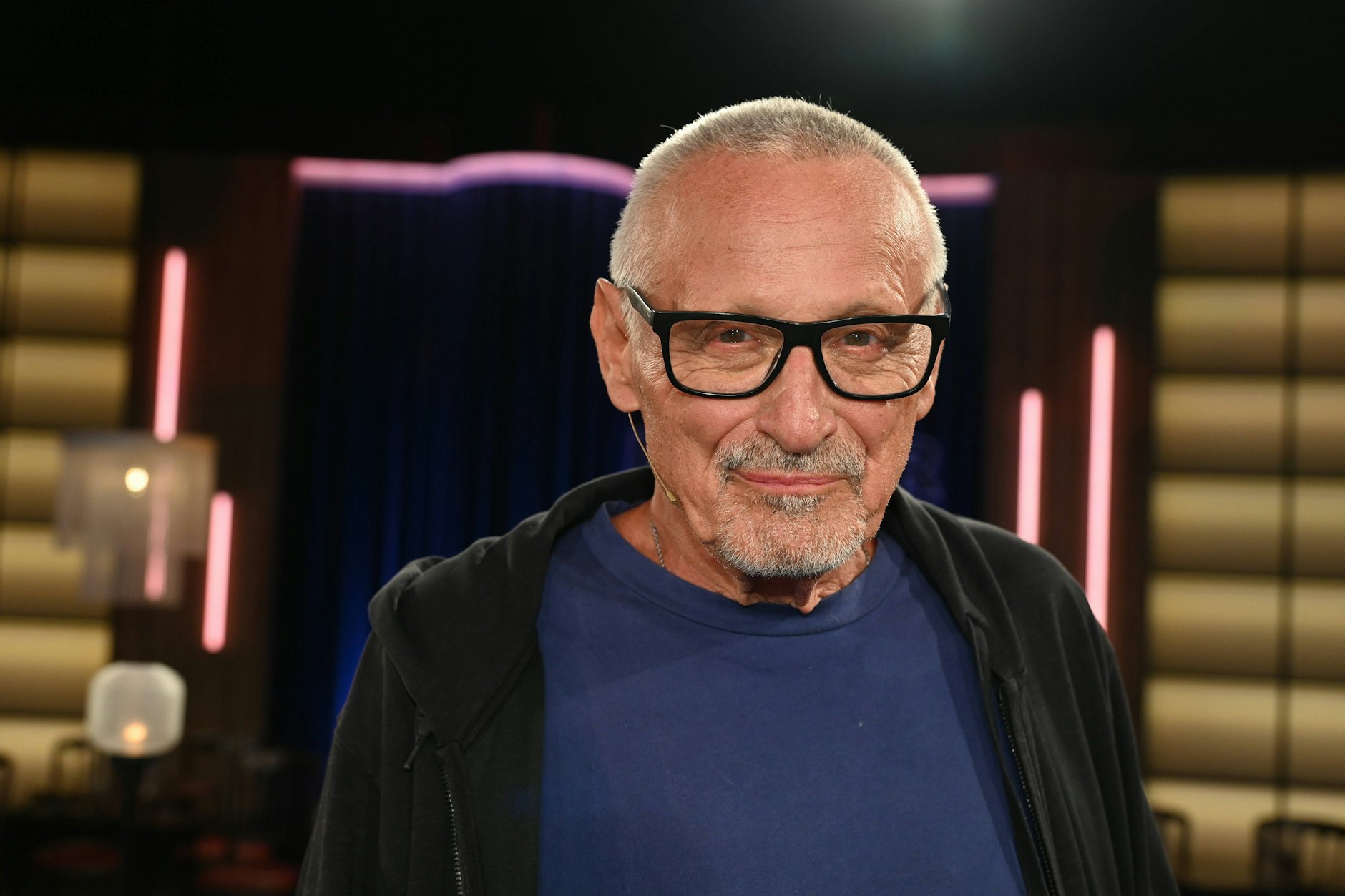 Der Liedermacher Konstantin Wecker gab jetzt eine skandalöse Beziehung mit einer minderjährigen Schülerin zu.