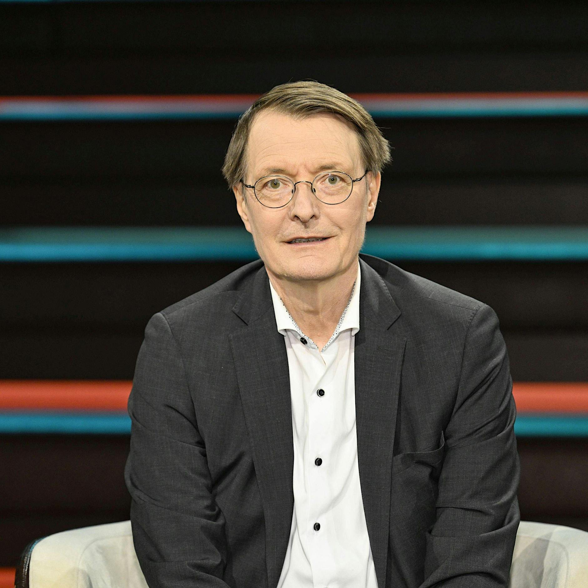 „Das ist Verschwörungstheorie“: Lauterbach geht bei „Lanz“ auf JU-Chef los