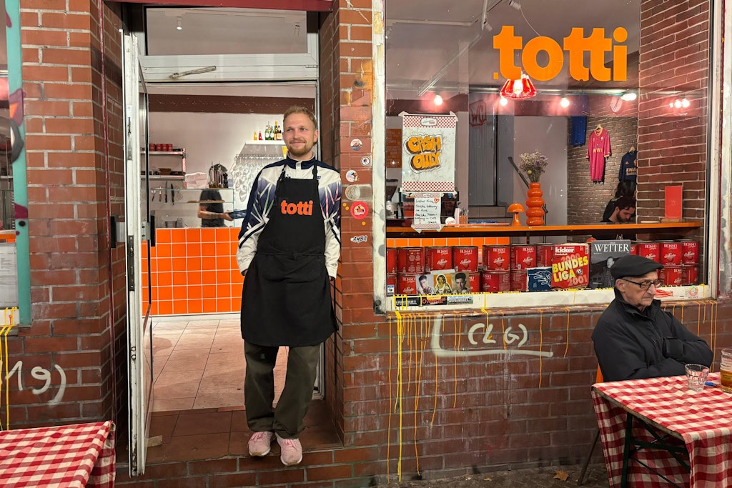 Francesco Totti grüßt Berliner Pizzeria: Warum die Fußball-Legende Kreuzberg besuchen will