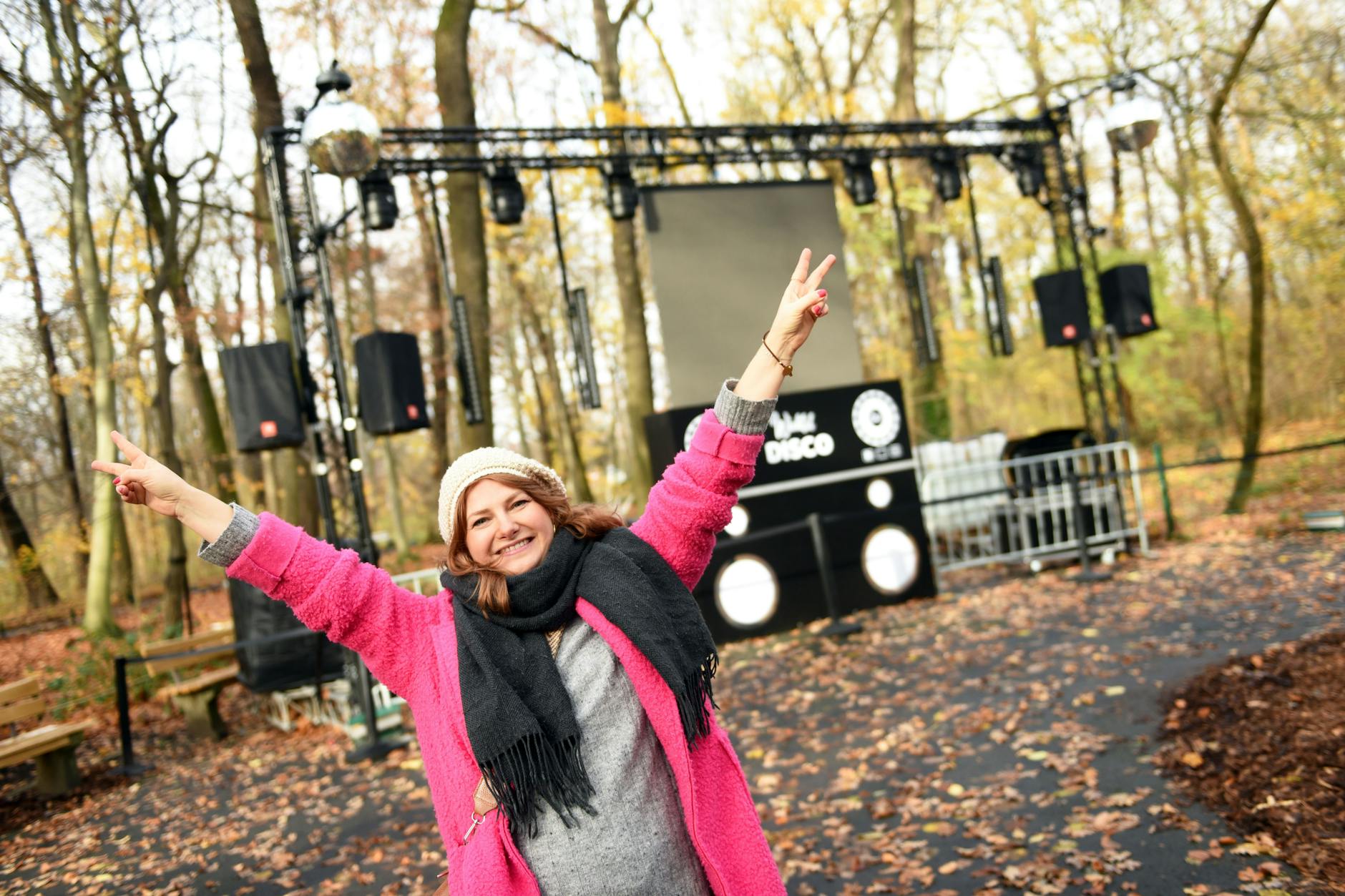„Weihnachten in Berlin“: Die Projektleiterin Nina Grieb würde in der „Wichtel-Disco“ im Tierpark am liebsten lostanzen.