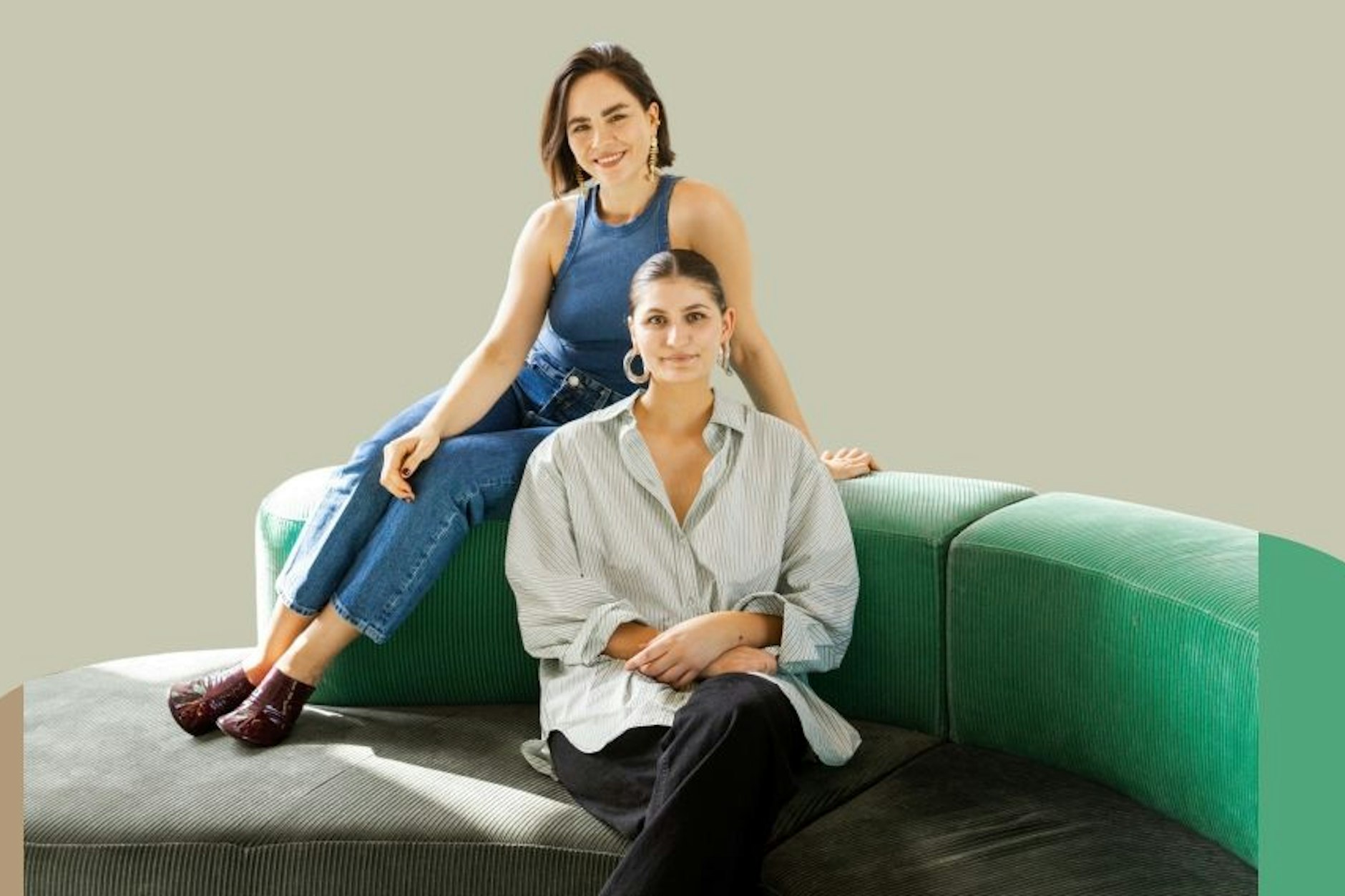 Wissen, wie Design geht: die Künstlerinnen Charlotte Adam (l.) und Bings