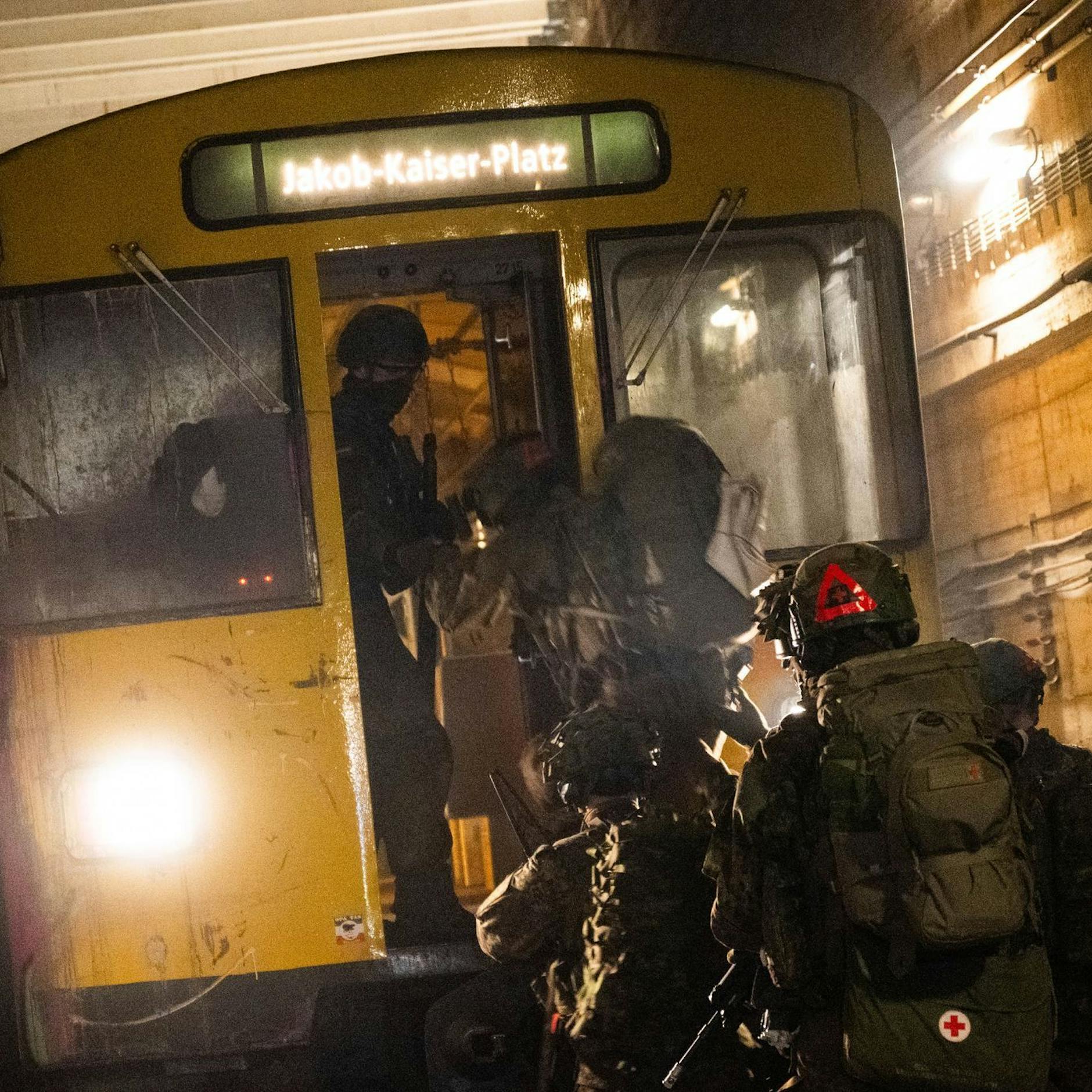 Image - Bundeswehr im Innern: Militär übt „Festsetzen von Saboteuren“ in Berliner U-Bahntunnel
