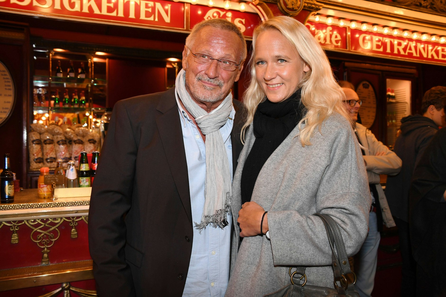 Konstantin Wecker mit seiner Ex-Frau Annik 2017. Der Musiker war zum Zeitpunkt der Affäre mit der Minderjährigen noch verheiratet.