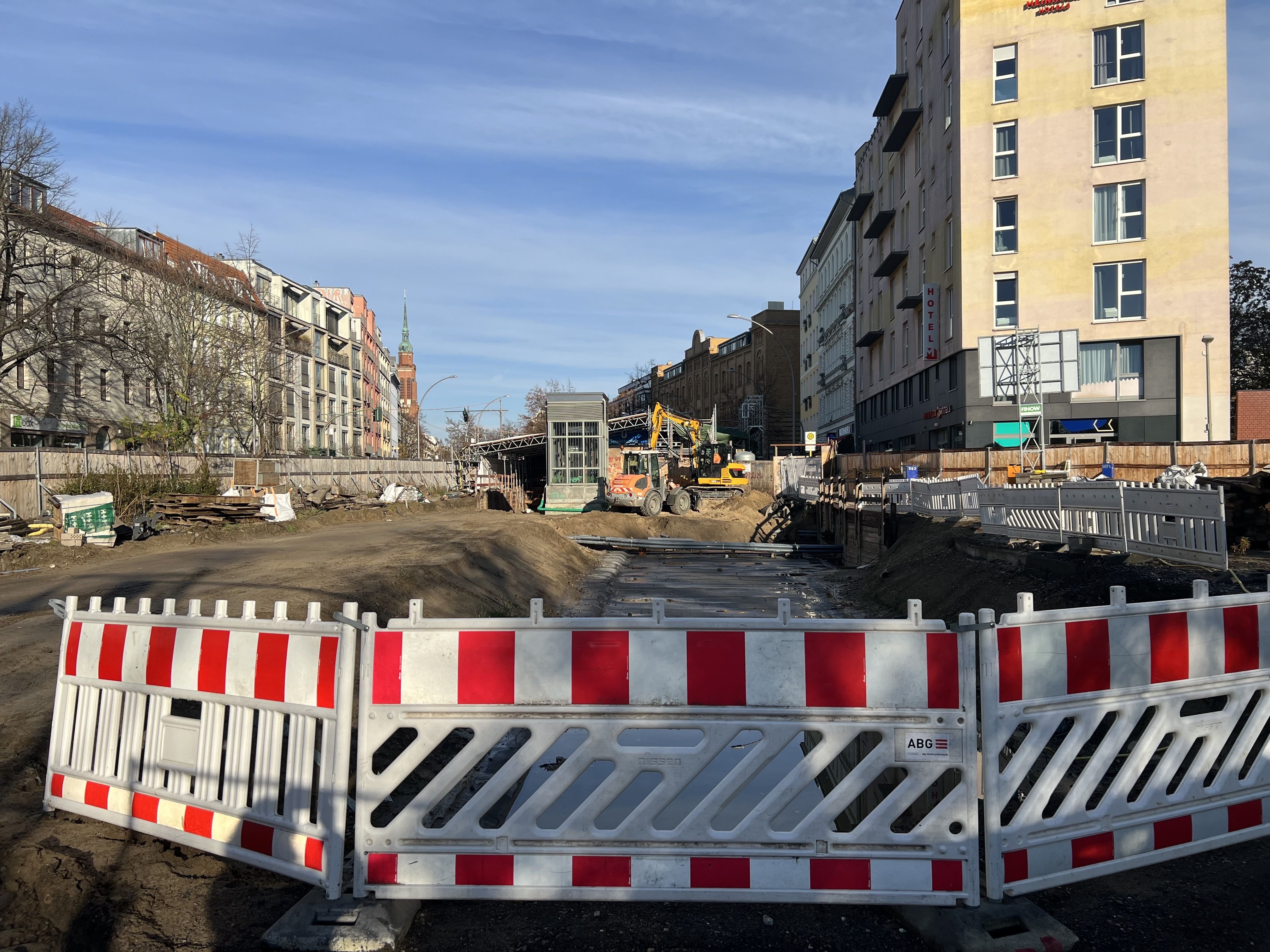 Kiez im Ausnahmezustand: Senefelderplatz wird zum Dauerkrater