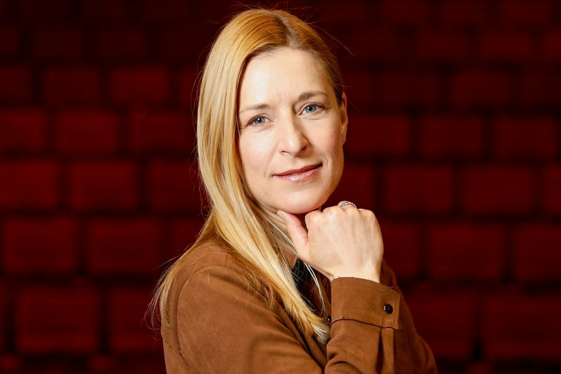 Sängerin Stefanie Hertel machte nach der Wende gesamtdeutsche Schlager-Karriere. Sie kritisiert, wie zur Wende mit dem Osten umgegangen wurde.