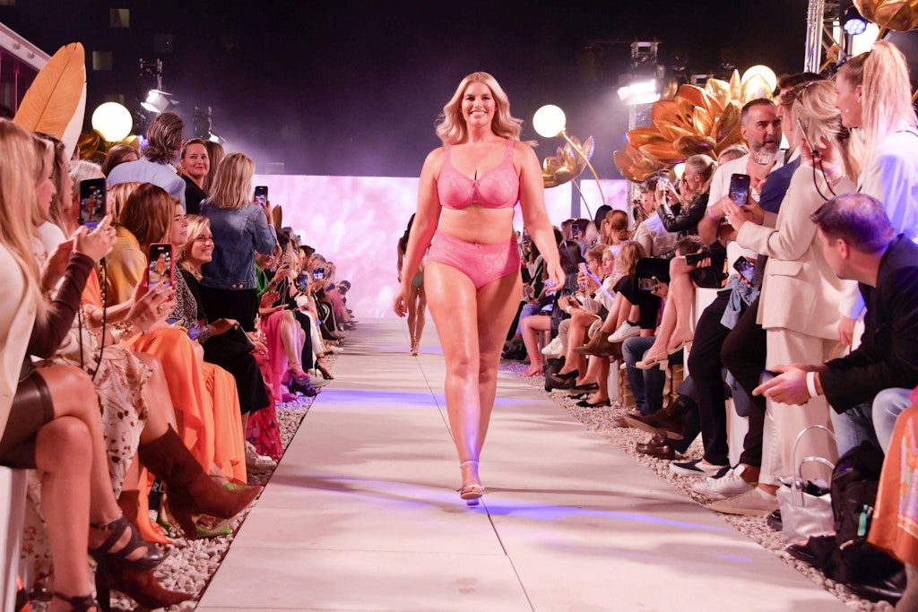 Weniger Aufträge für Curvy Models: Ist die Body-Positivity wieder aus der Mode?