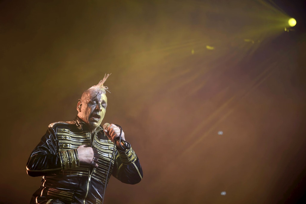 Nach Aufruhr in Deutschland: Till Lindemanns „100 Gedichte“ erscheinen in Frankreich